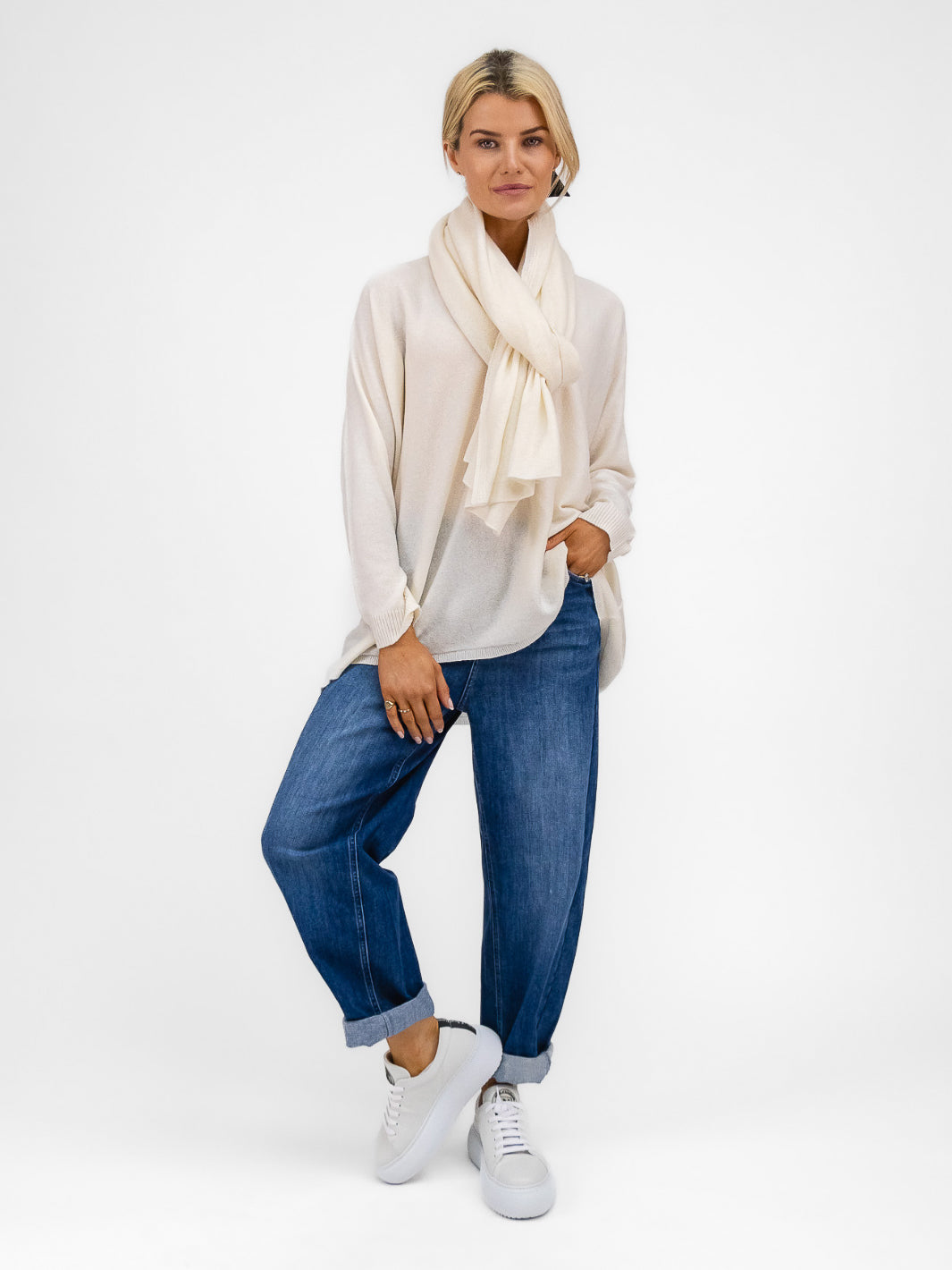 Cashmere By Kate Knitwear One Size Cashmere By Kate V Neck Oversize Sweater In Soft Cream