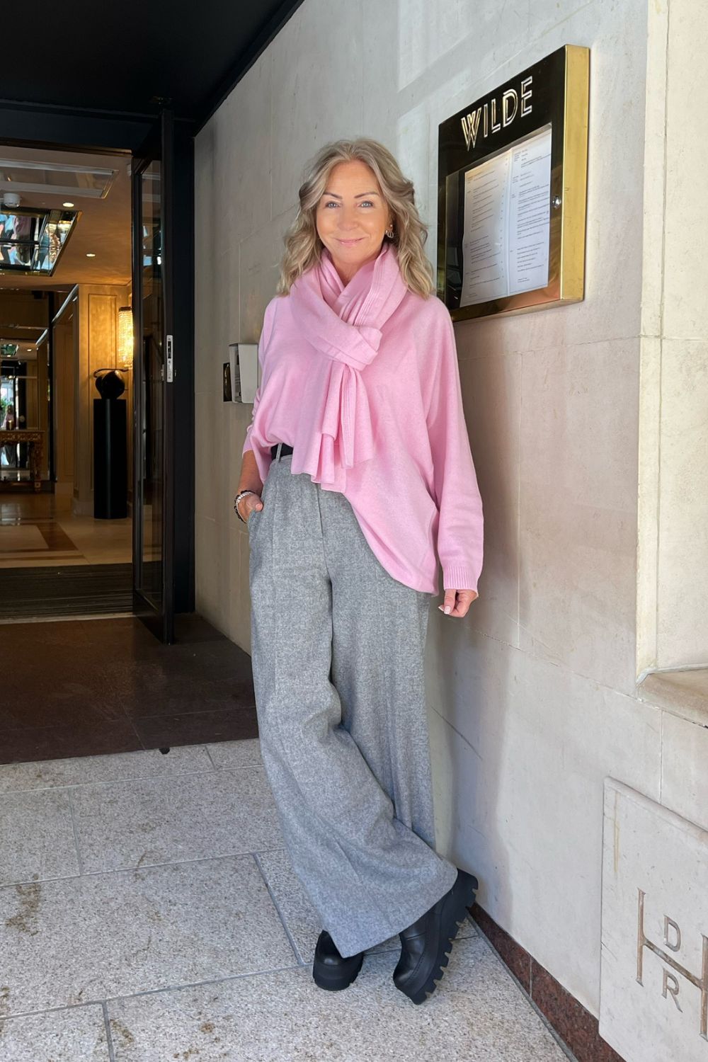 Cashmere by Kate Knitwear One Size Cashmere Travel Wrap in Petal Pink