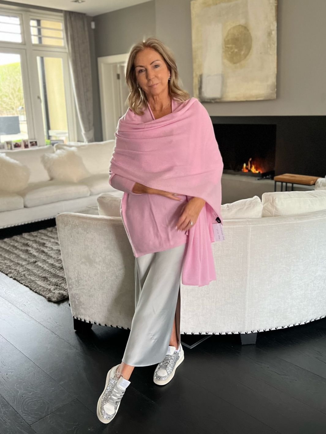 Cashmere by Kate Knitwear One Size Cashmere Travel Wrap in Petal Pink