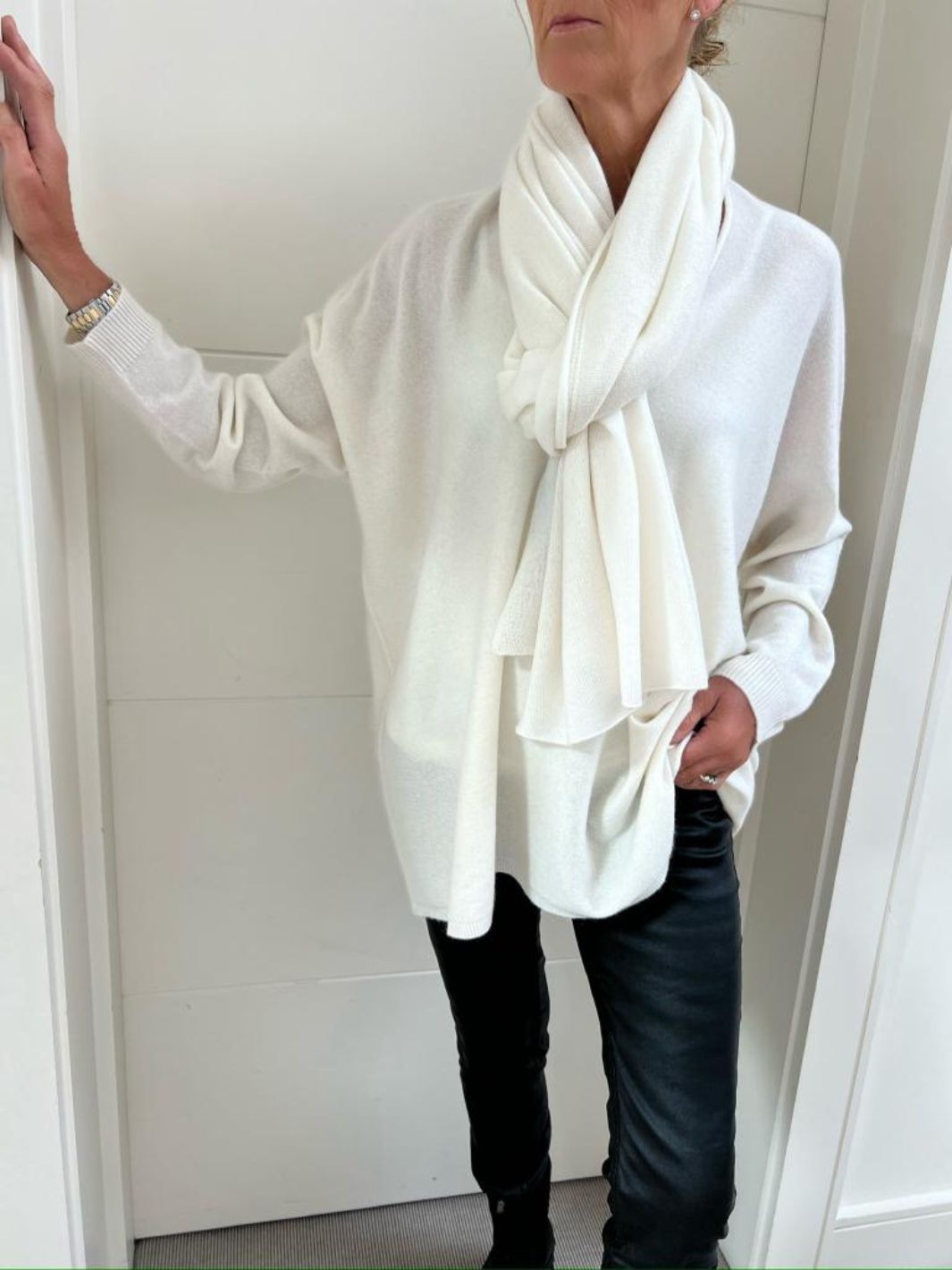 Cashmere by Kate Knitwear One Size Cashmere Travel Wrap in Soft Cream