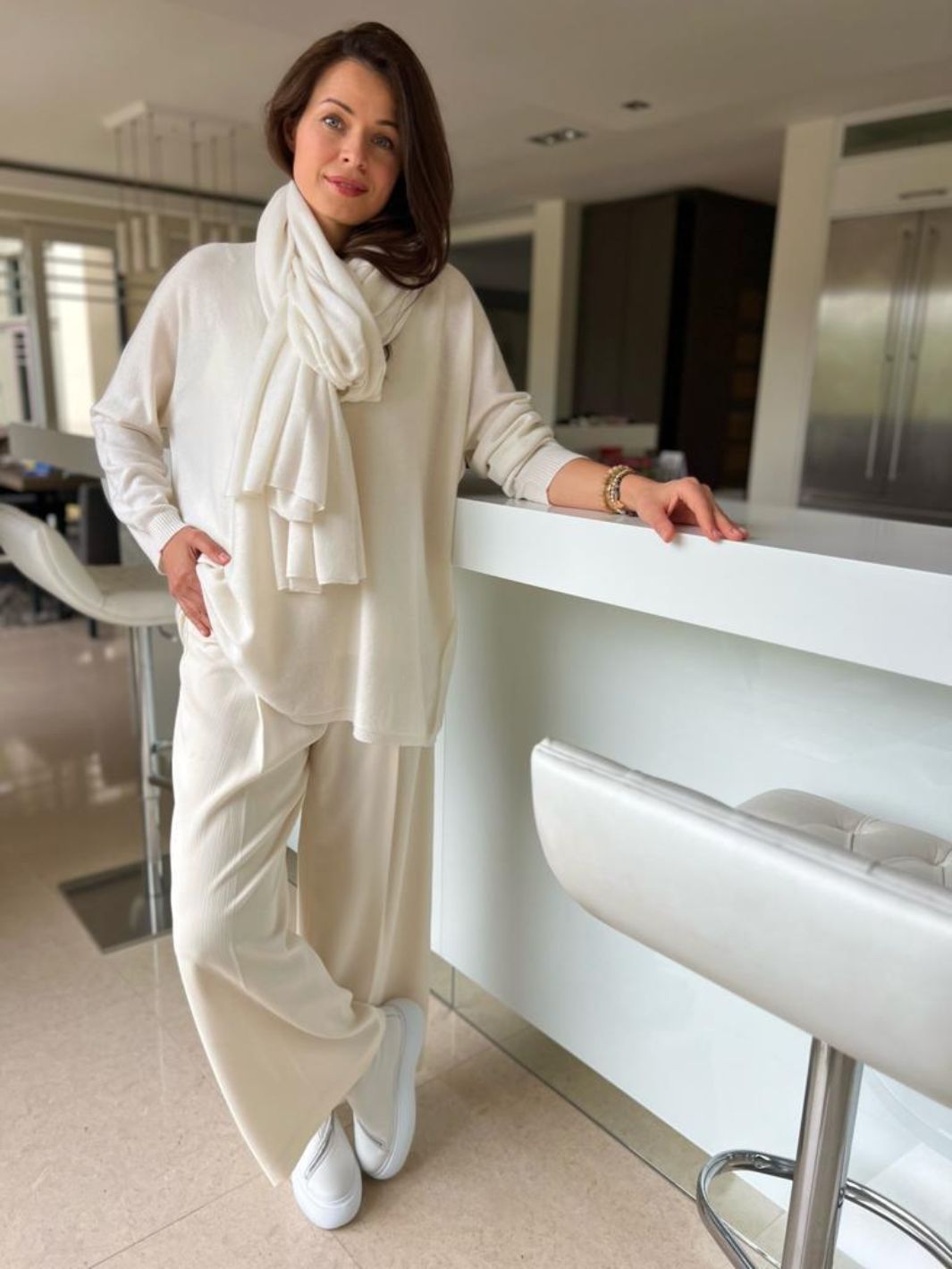Cashmere by Kate Knitwear One Size Cashmere Travel Wrap in Soft Cream