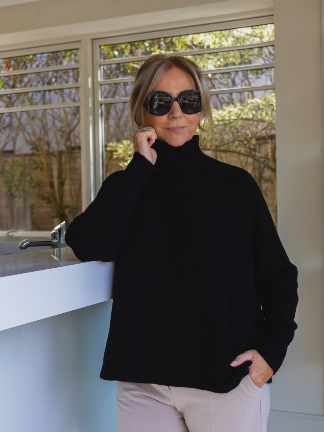 Diffusion by Kate Knitwear One Size Josep Long Sleeve Knit Sweater In Black