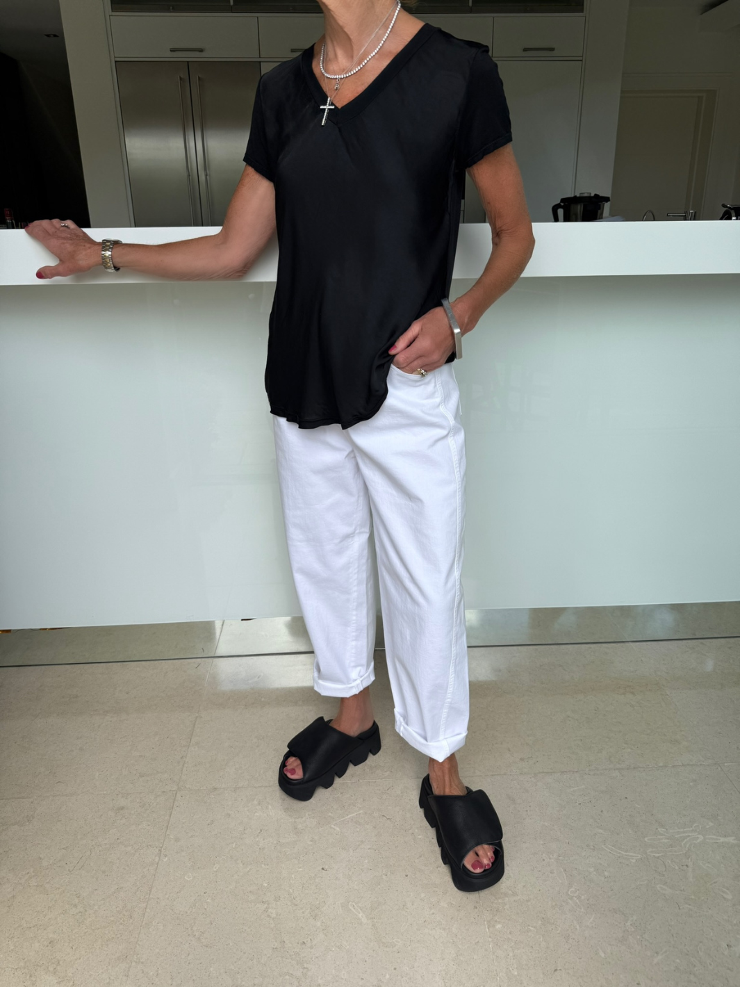 Diffusion.ie Tops One Size Bias Cut Silky V Neck Tee In Black