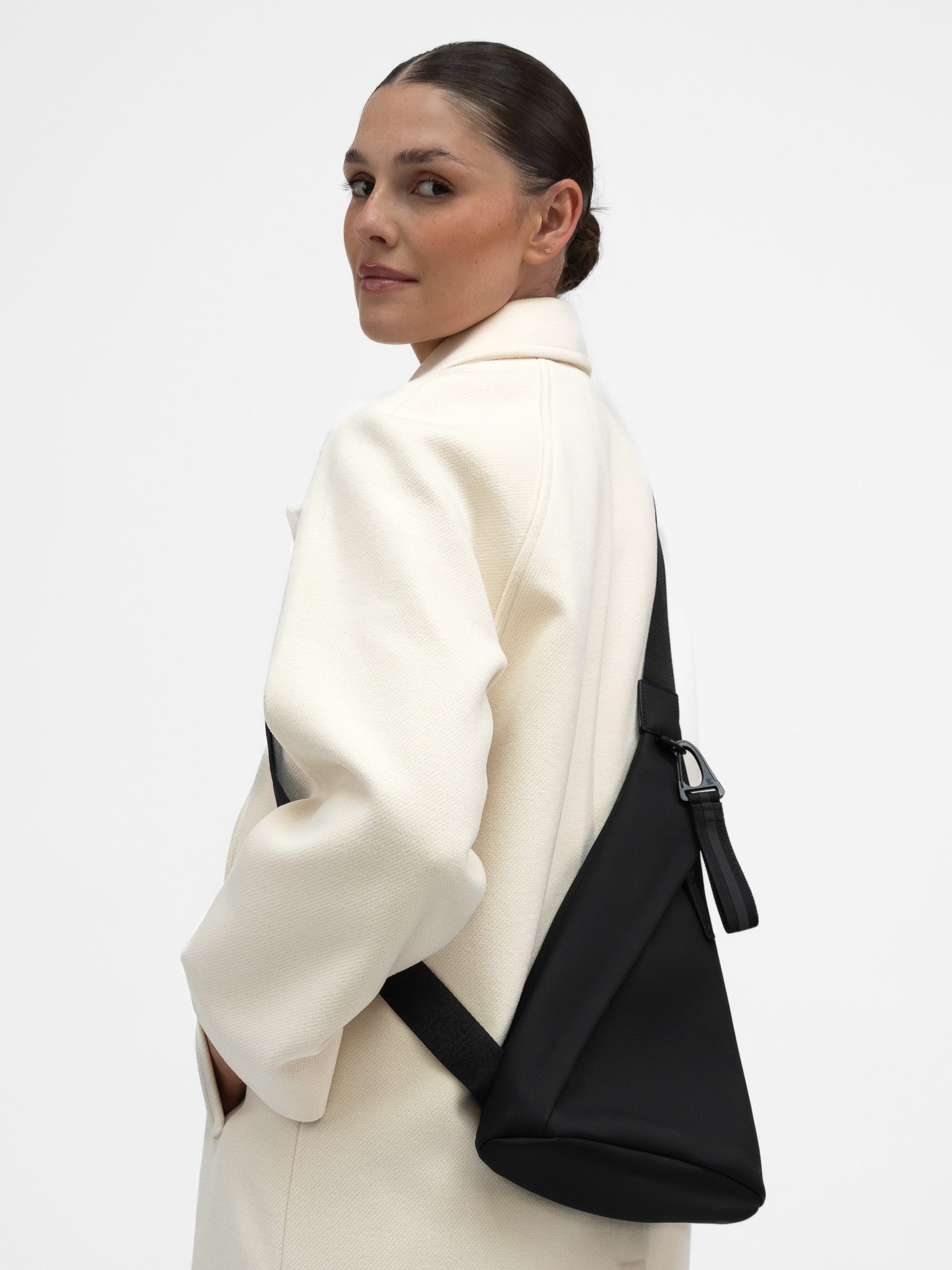 Gaston Luga Bag One Size Spläsh Sling Bag in Black