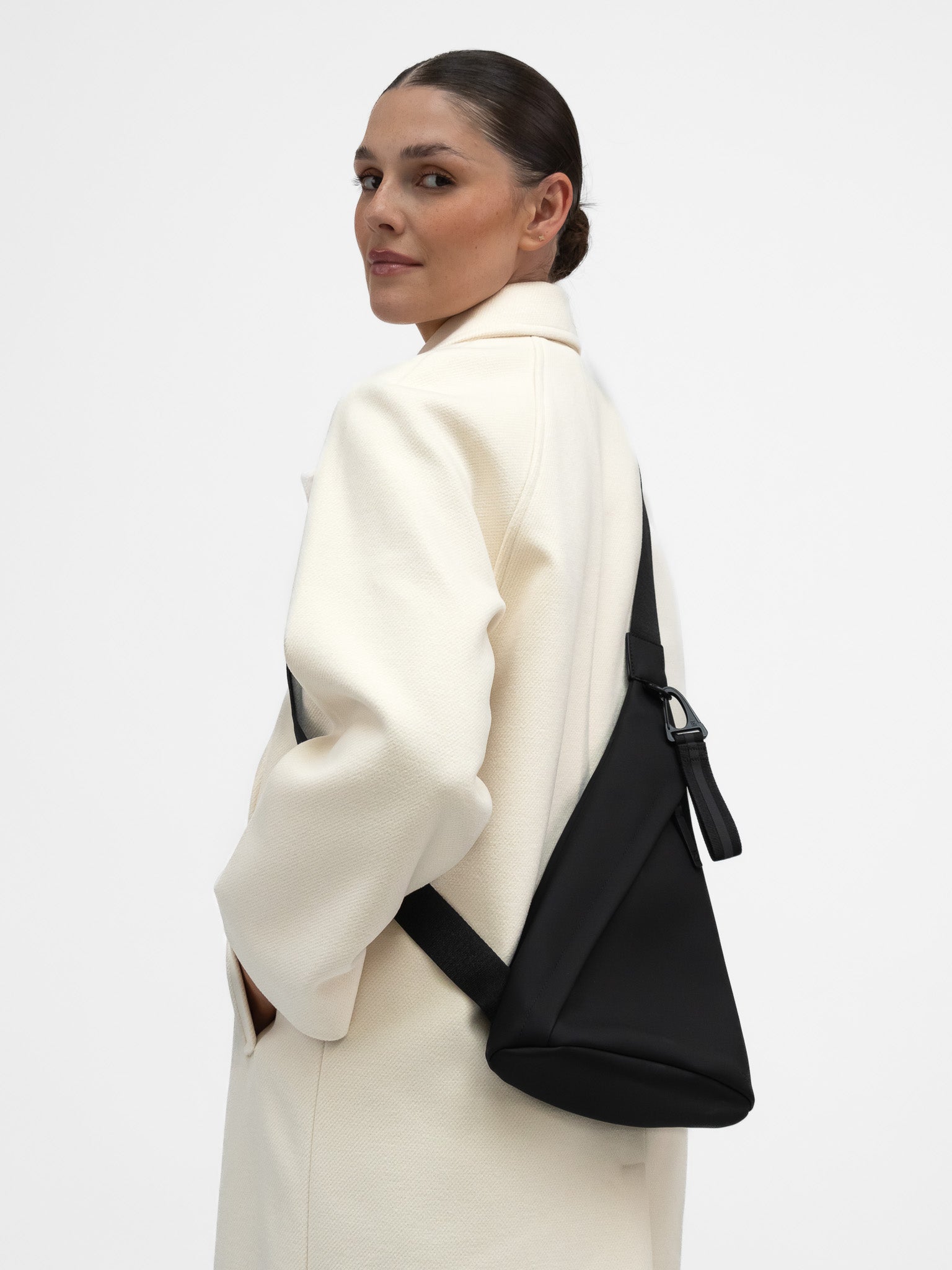 Gaston Luga Bag One Size Spläsh Sling Bag in Black