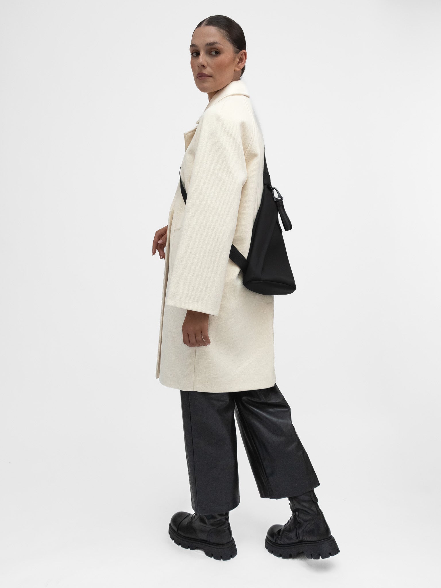 Gaston Luga Bag One Size Spläsh Sling Bag in Black