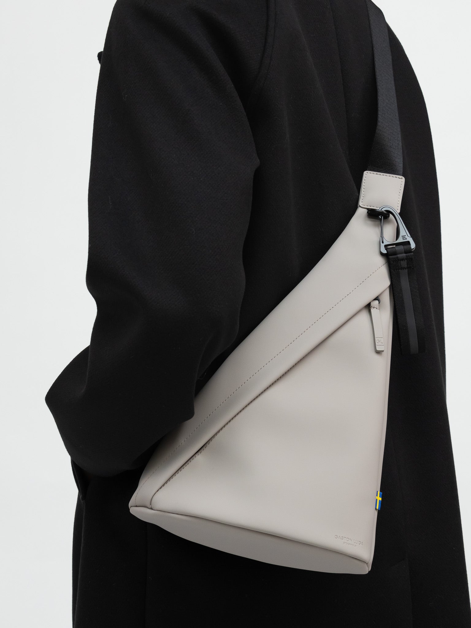 Gaston Luga Bag One Size Spläsh Sling Bag in Taupe