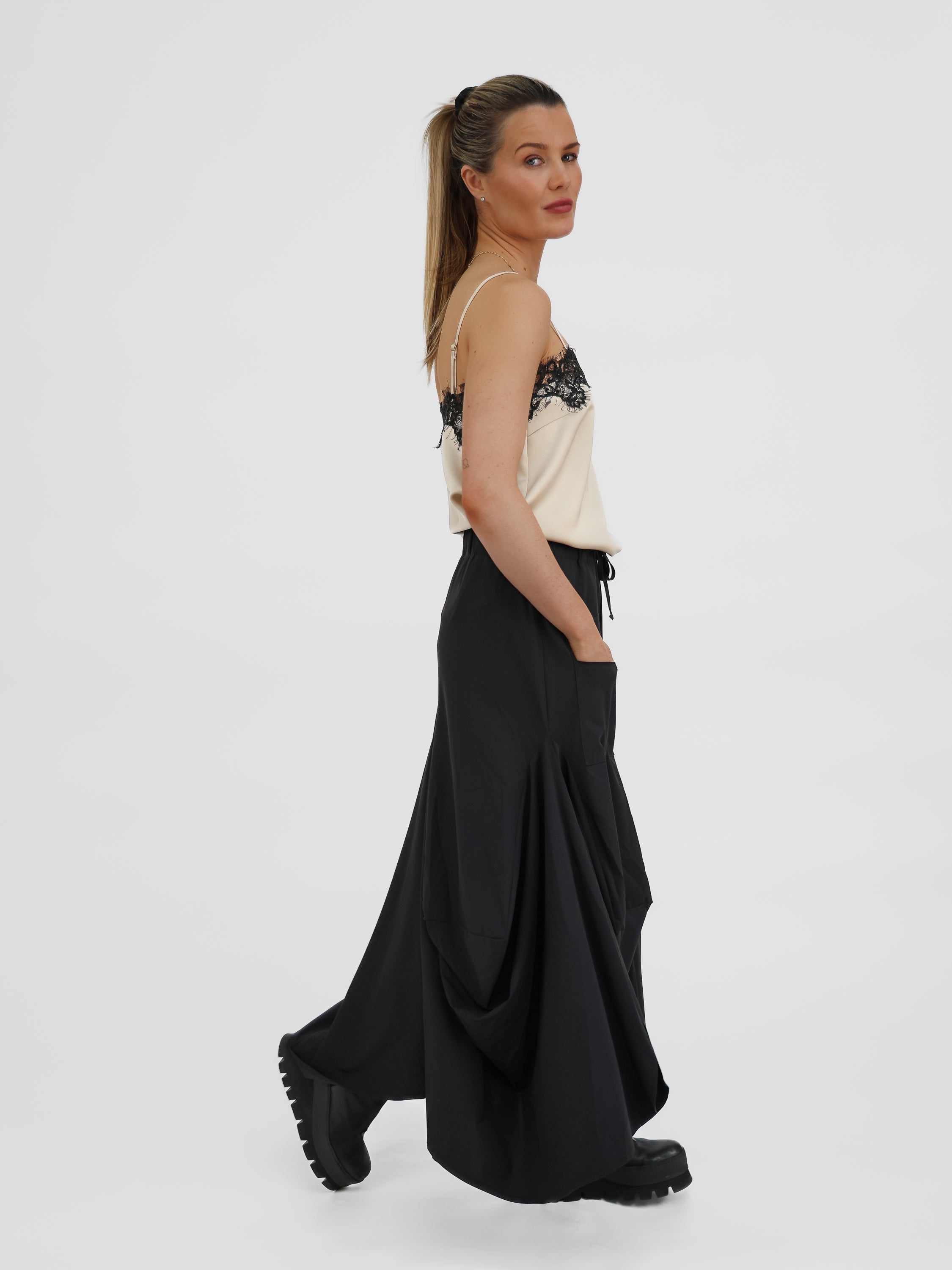 Italian Collection Top Lace Trim Camisole Top in Cream