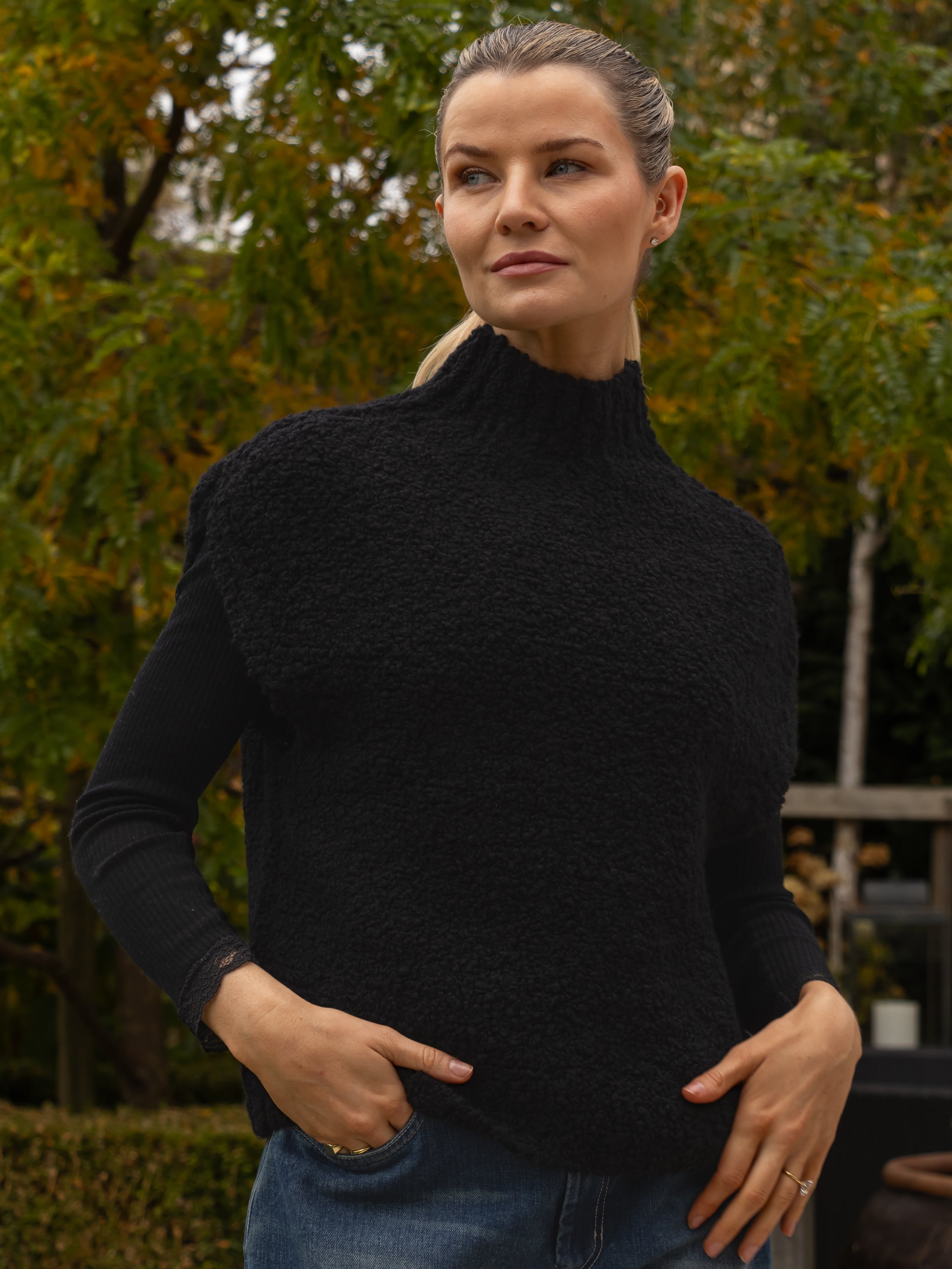 Jane Lushka Tank Top Boucle Vest in Black