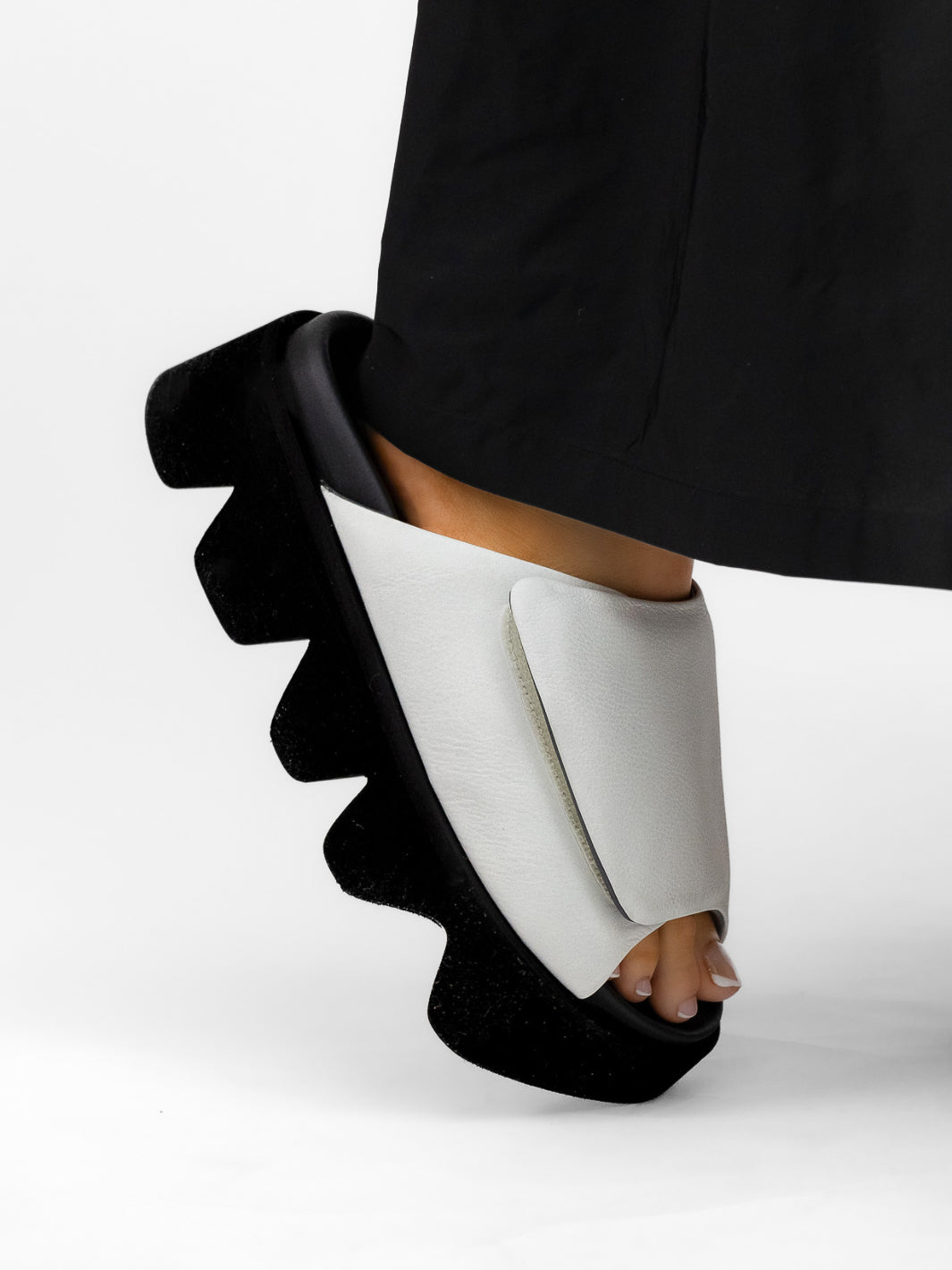 Lofina Shoes Platform Sandal Sliders In Bianco From Lofina