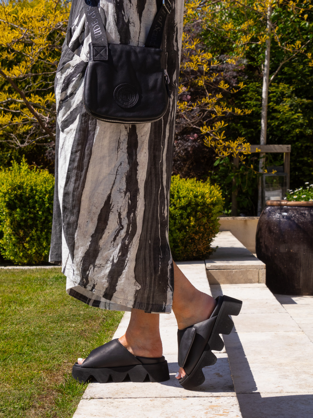 Lofina Shoes Platform Sandal Sliders In Black From Lofina