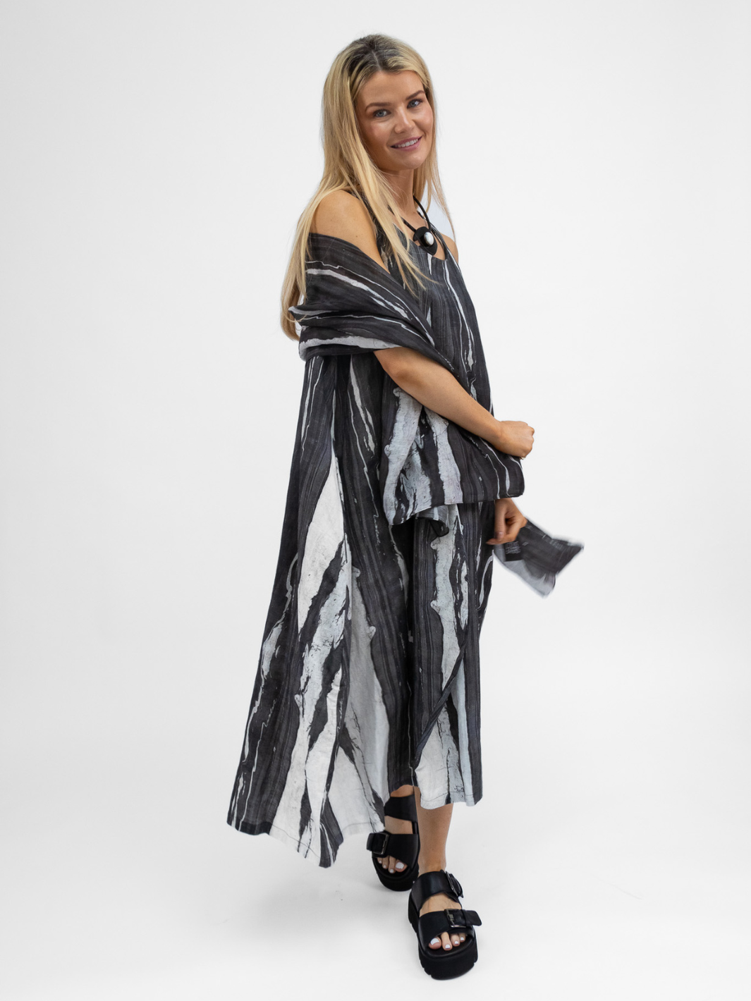 Lotus Eaters Scarf One Size Pashmina In Off White And Black From Lotus Eaters
