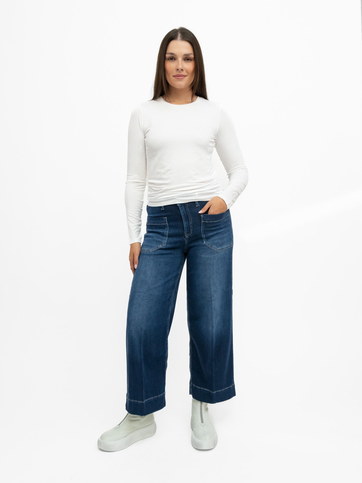 Majestic Filatures T-Shirt Ally Round Neck Long Sleeve Tee in White