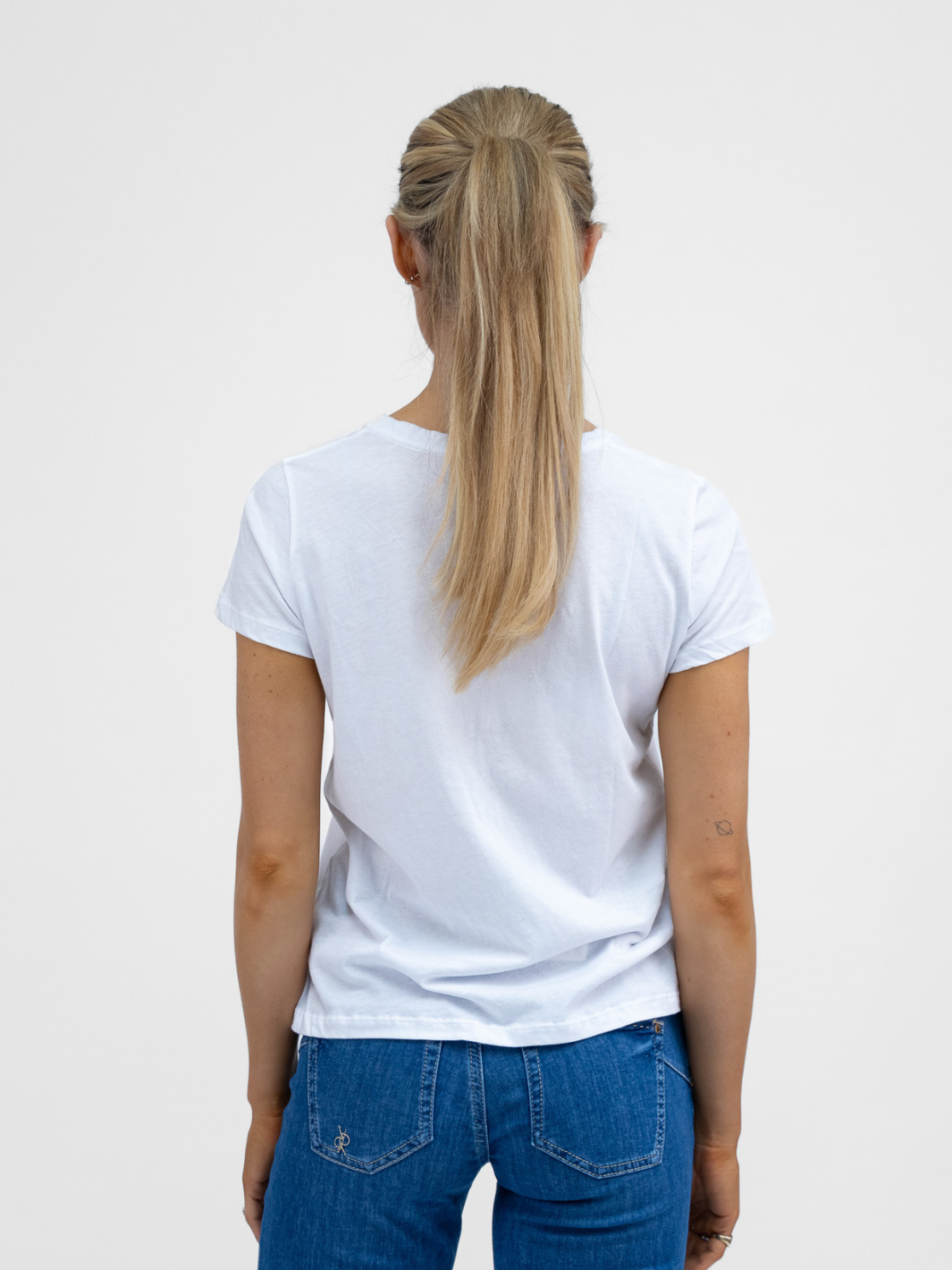 Majestic Filatures Top Patty V Neck Tee In Soft White