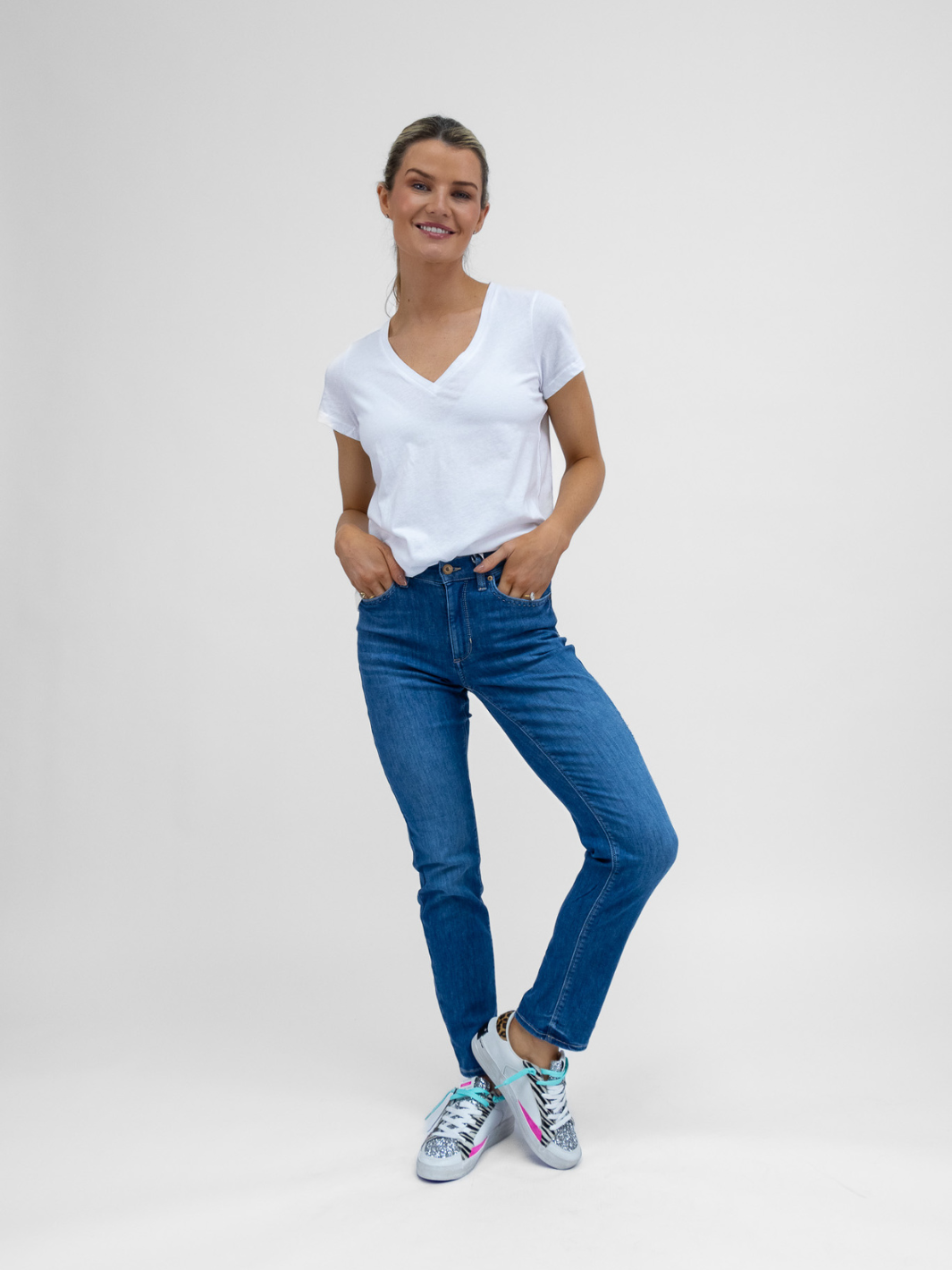 Majestic Filatures Top Patty V Neck Tee In Soft White