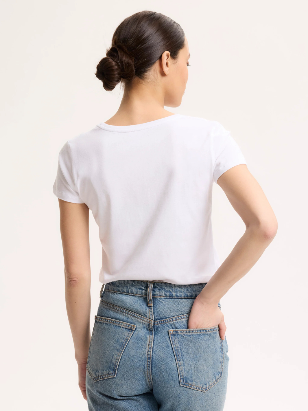 Majestic Filatures Top Patty V Neck Tee In Soft White