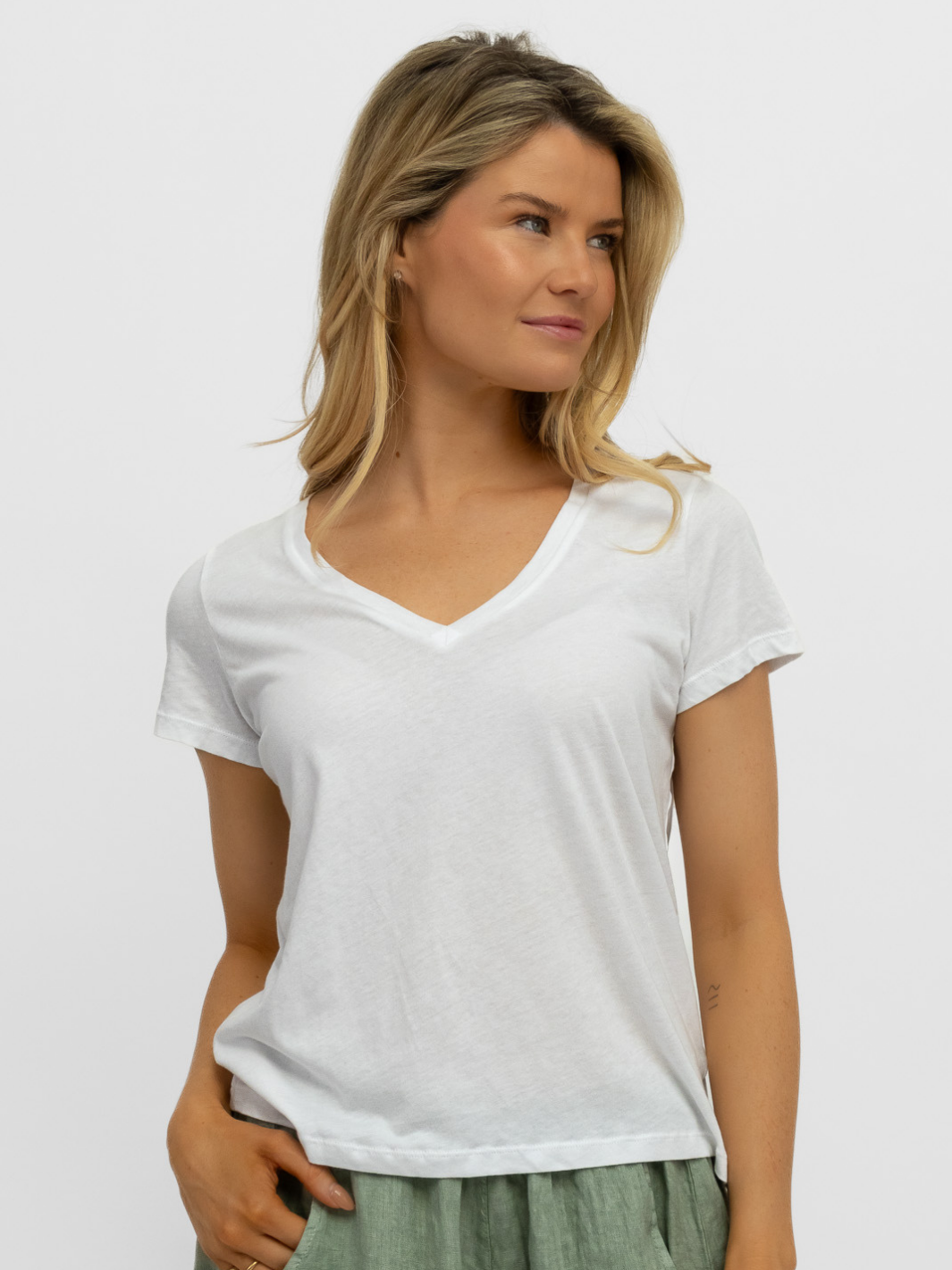 Majestic Filatures Top Patty V Neck Tee In Soft White