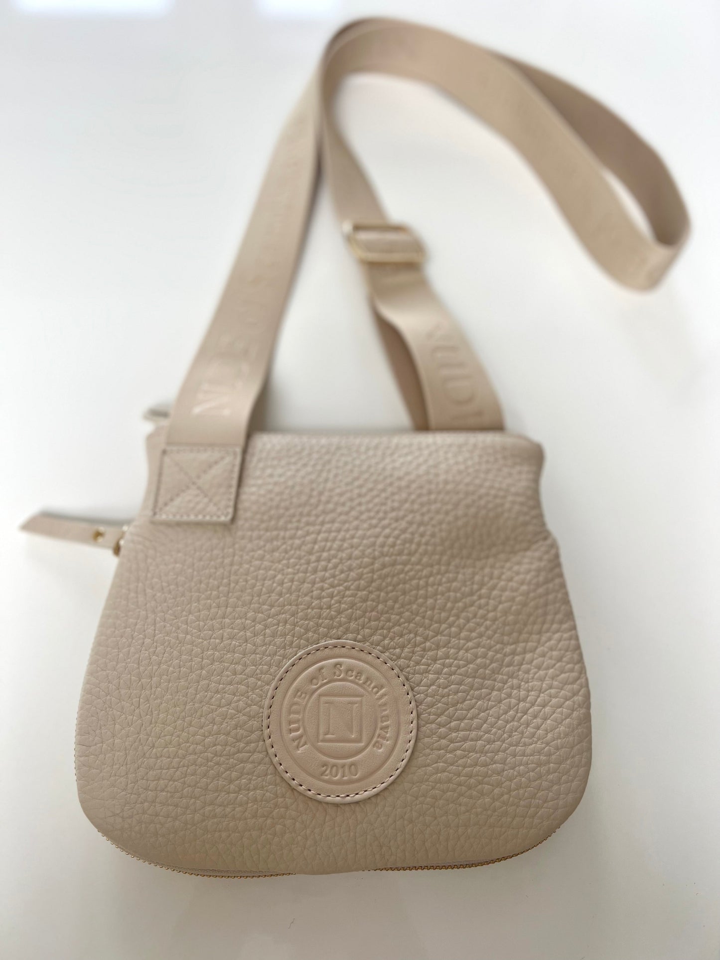 Nude of Scandinavia Bags One Size Nude of Scandinavia Wallstreet crossbody Bag in Latte