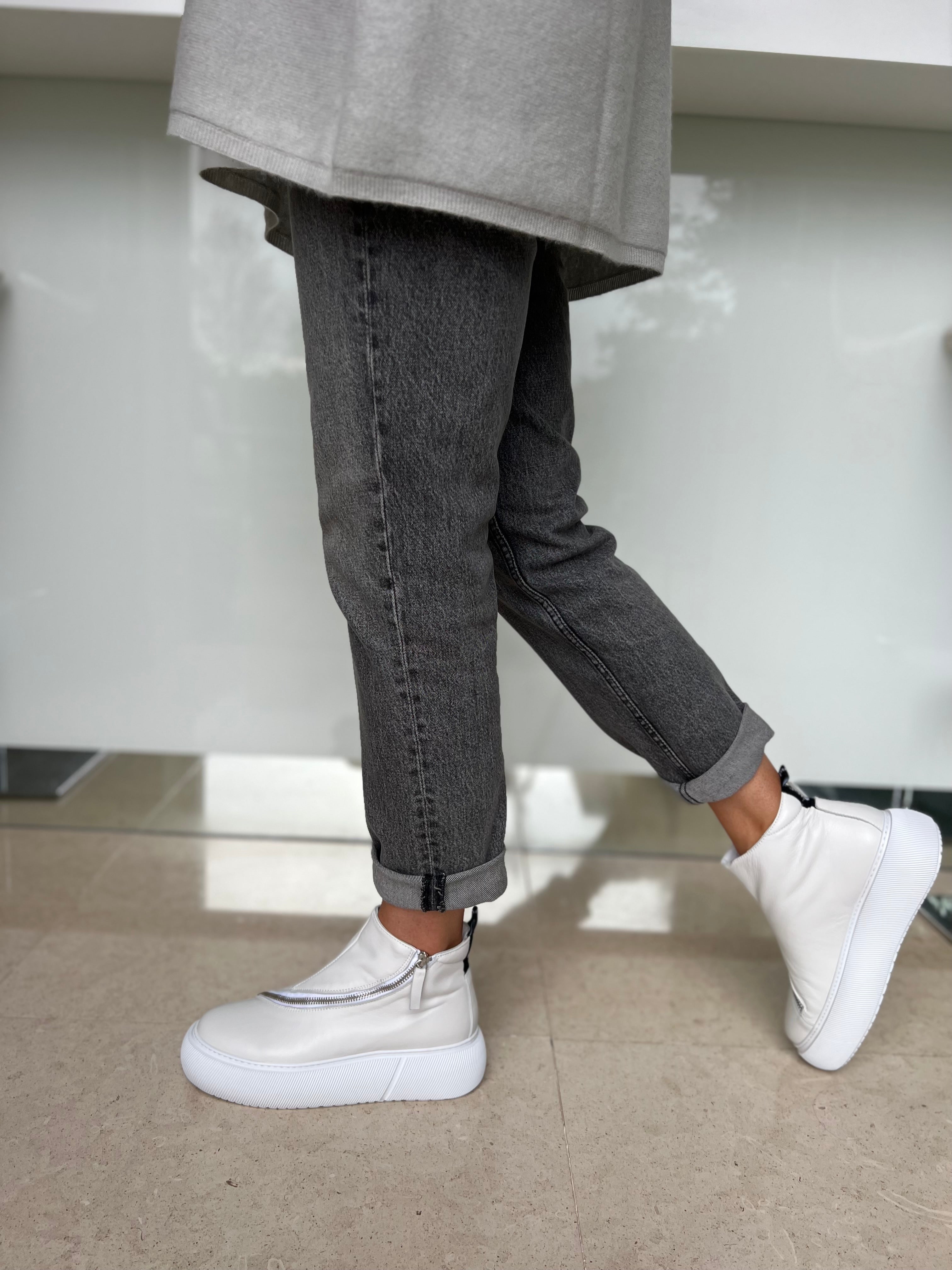 Nude of Scandinavia Boots Nude of Scandinavia Hedda Zipped Boots in Chalk