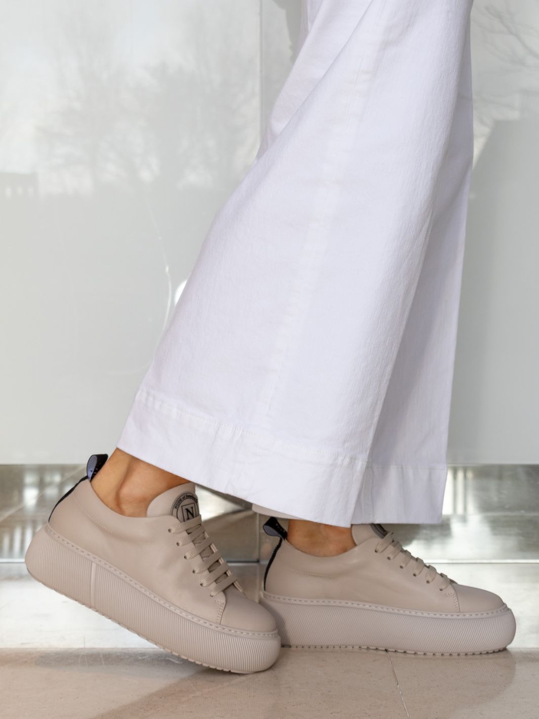 Nude of Scandinavia Sneakers Shoes runner Nude of Scandinavia Hedda Lace-Up Sneakers in latte beige chunky sole laces comfortable diffusion by Kate