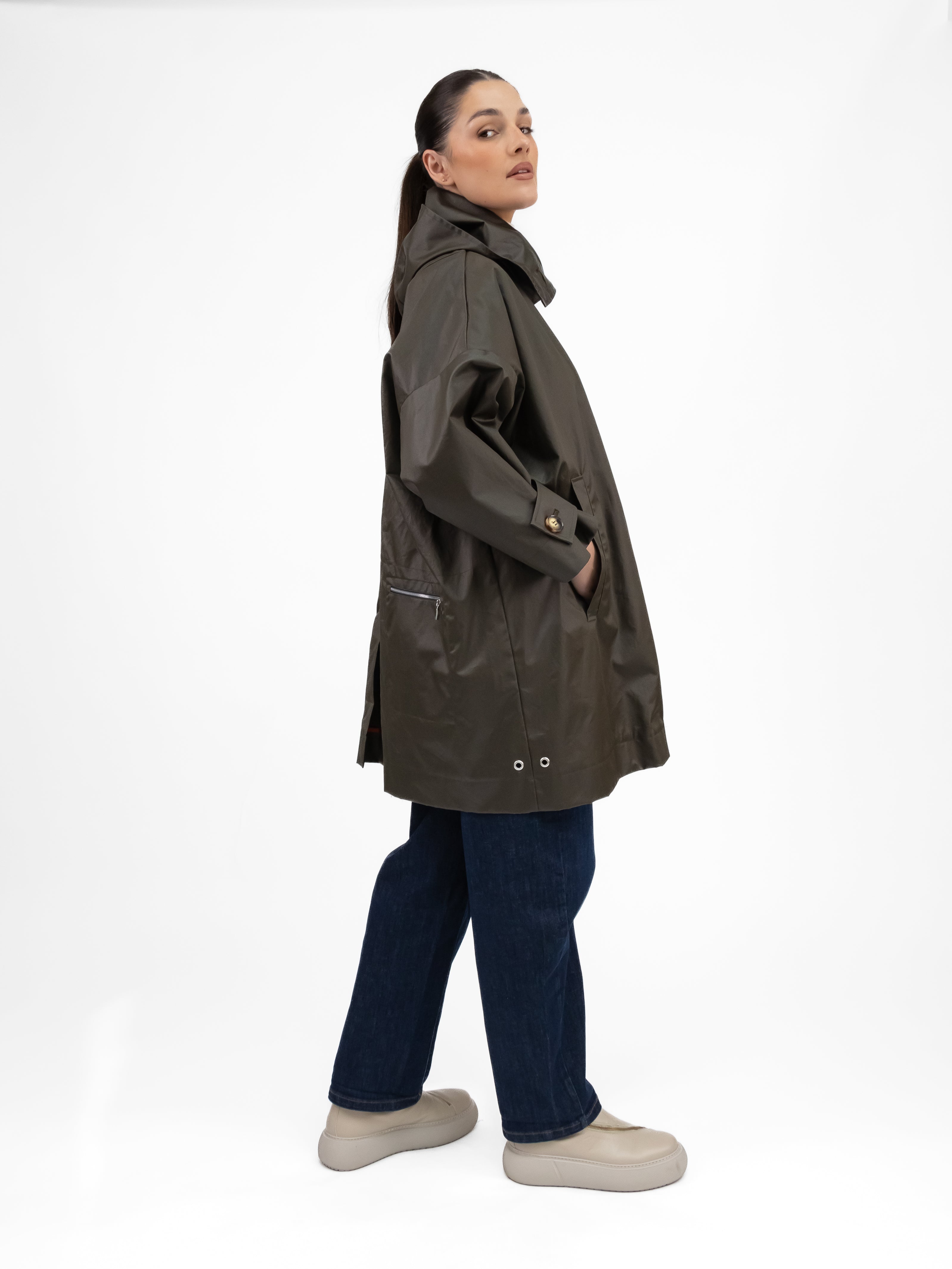 Prêt pour Partir Parkas Eva Cow Parka in Olive