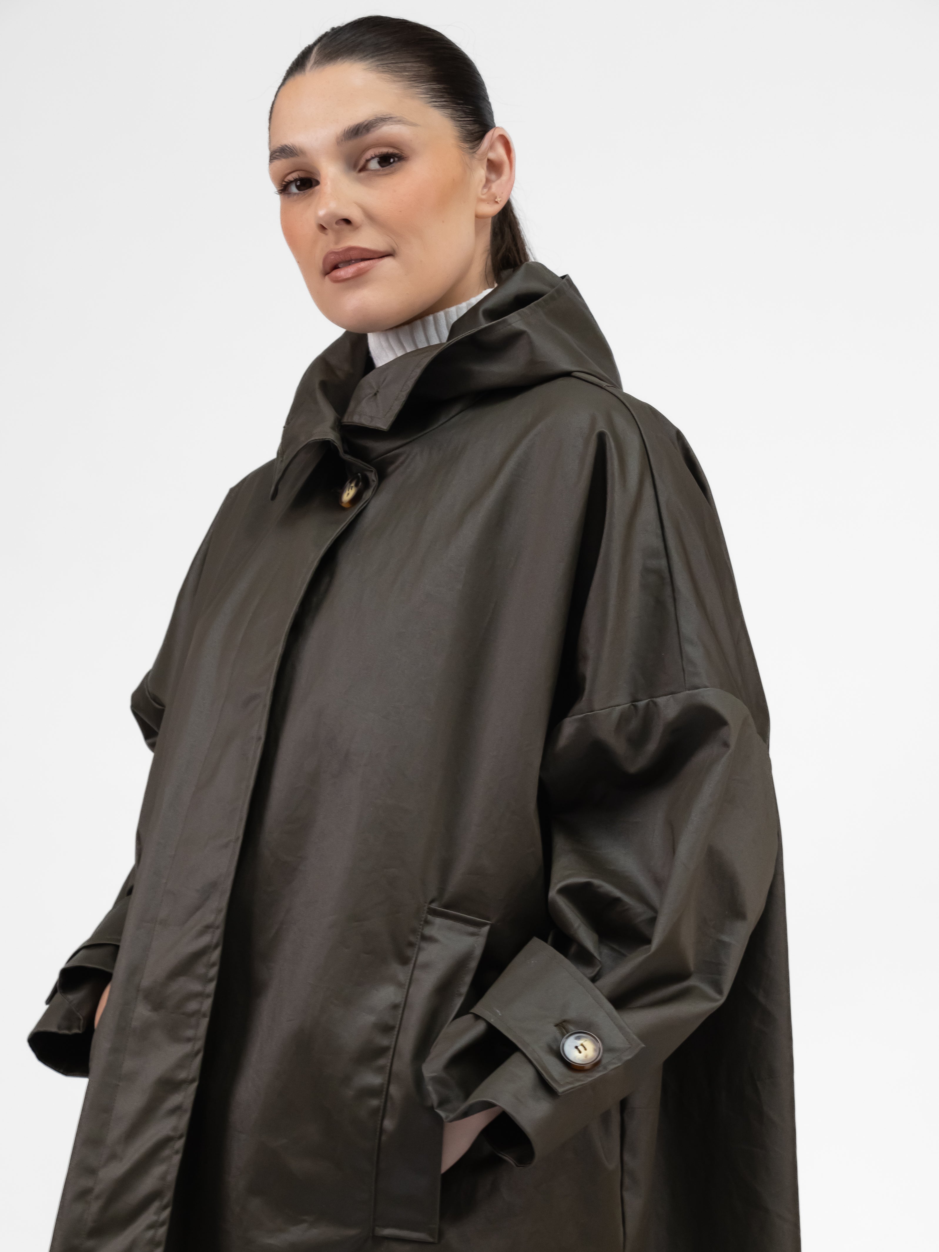 Prêt pour Partir Parkas Eva Cow Parka in Olive