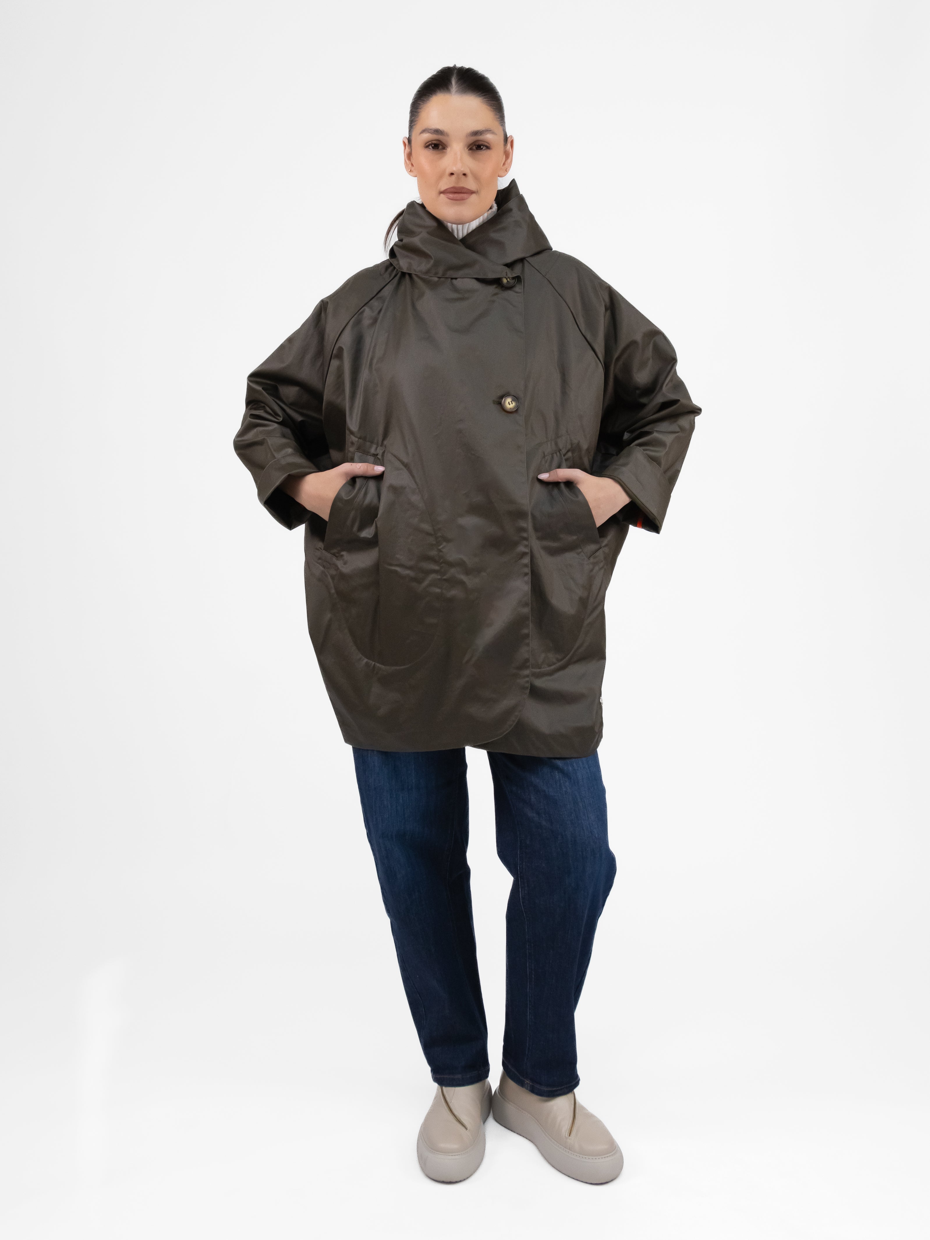 Prêt pour Partir Parkas Paola Cow Parka in Olive