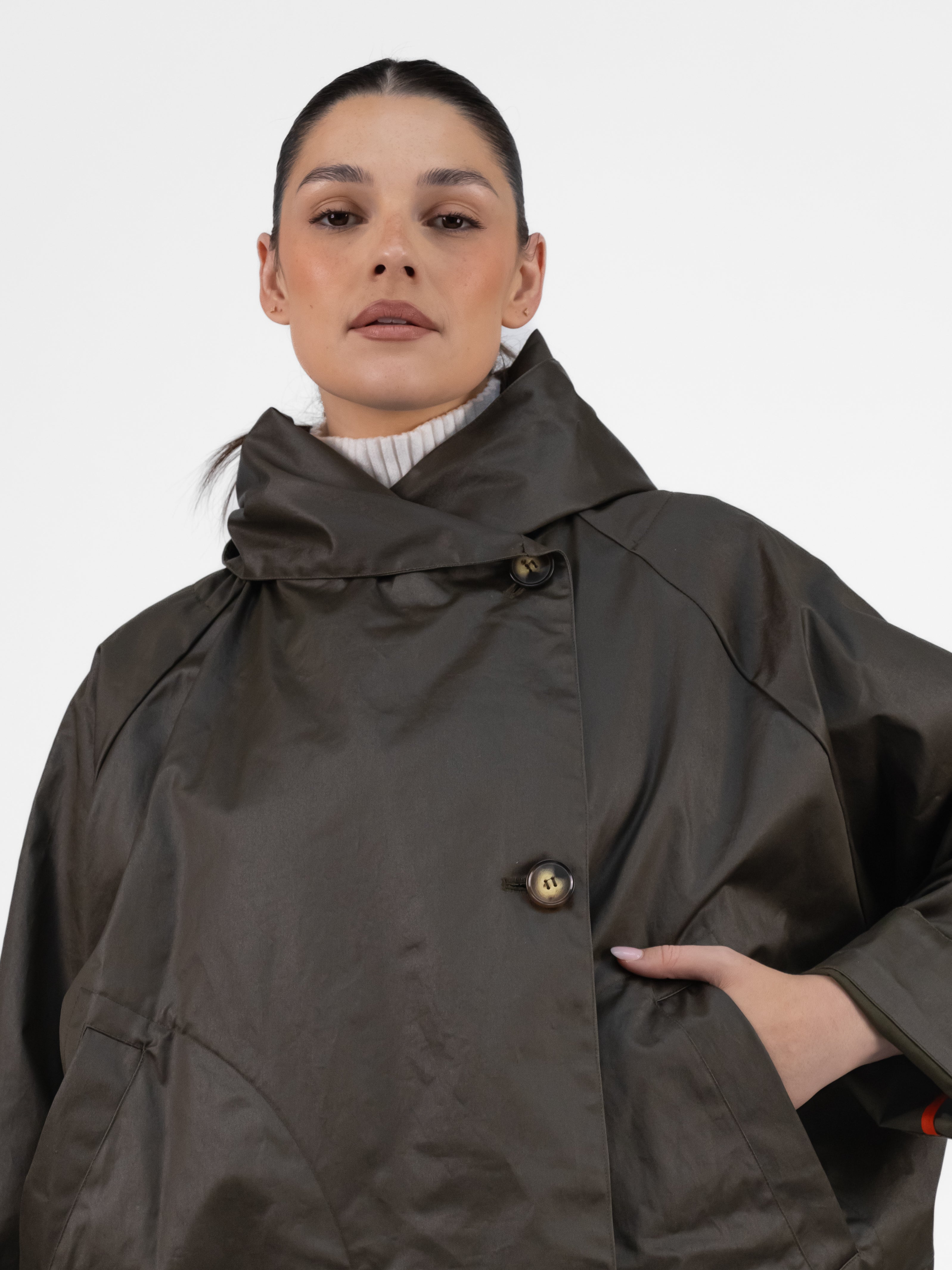 Prêt pour Partir Parkas Paola Cow Parka in Olive