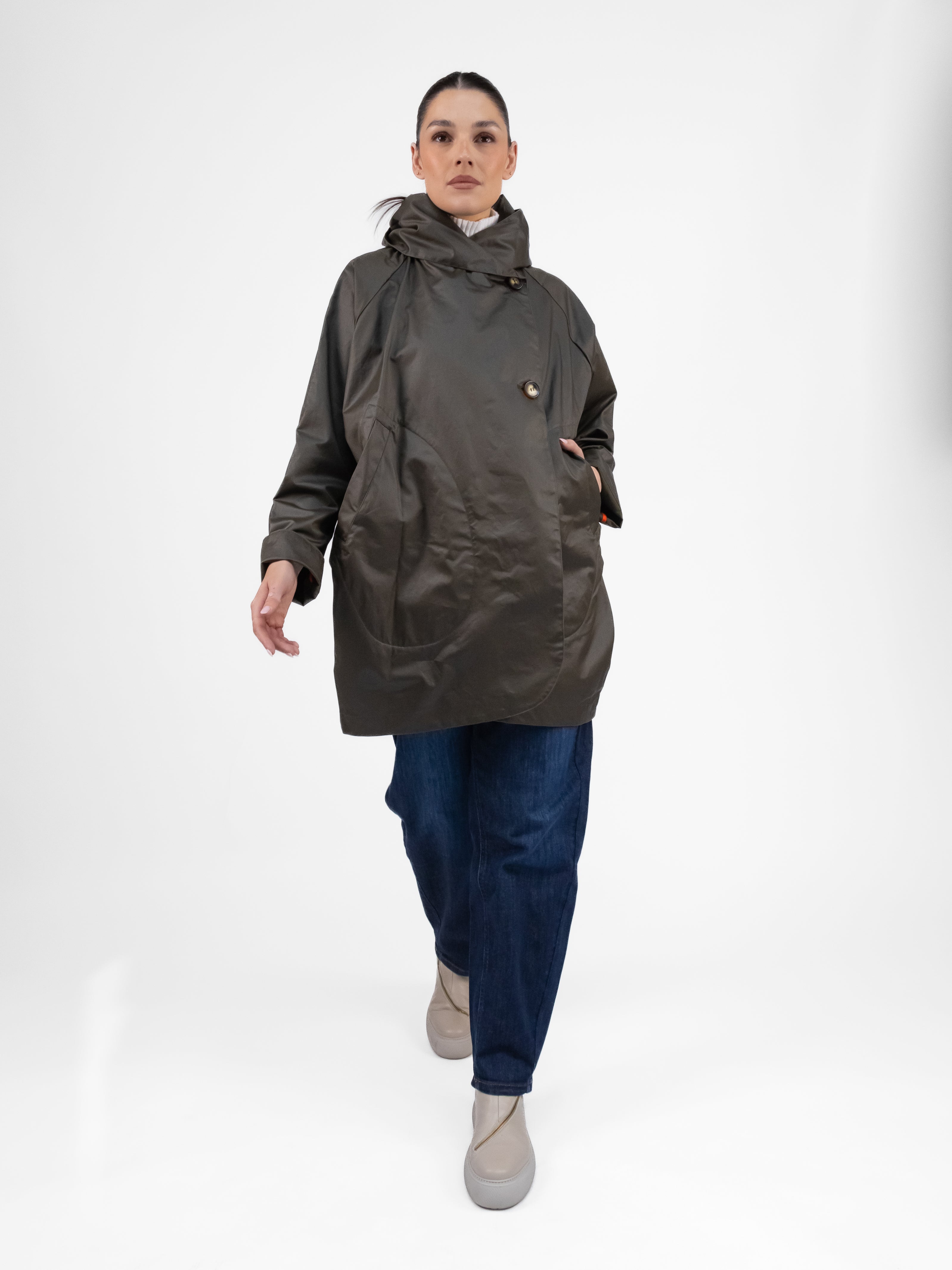 Prêt pour Partir Parkas Paola Cow Parka in Olive