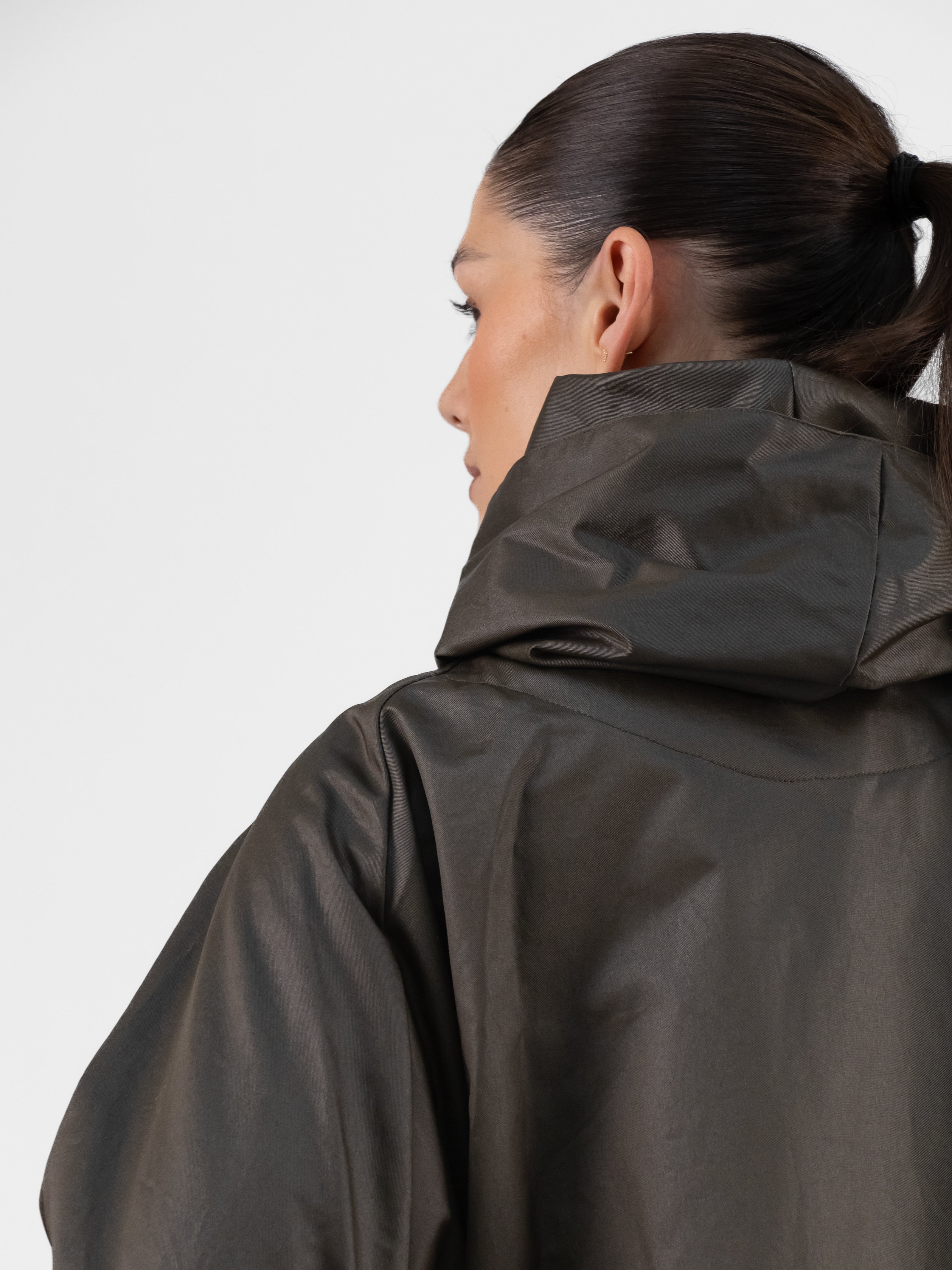 Prêt pour Partir Parkas Paola Cow Parka in Olive