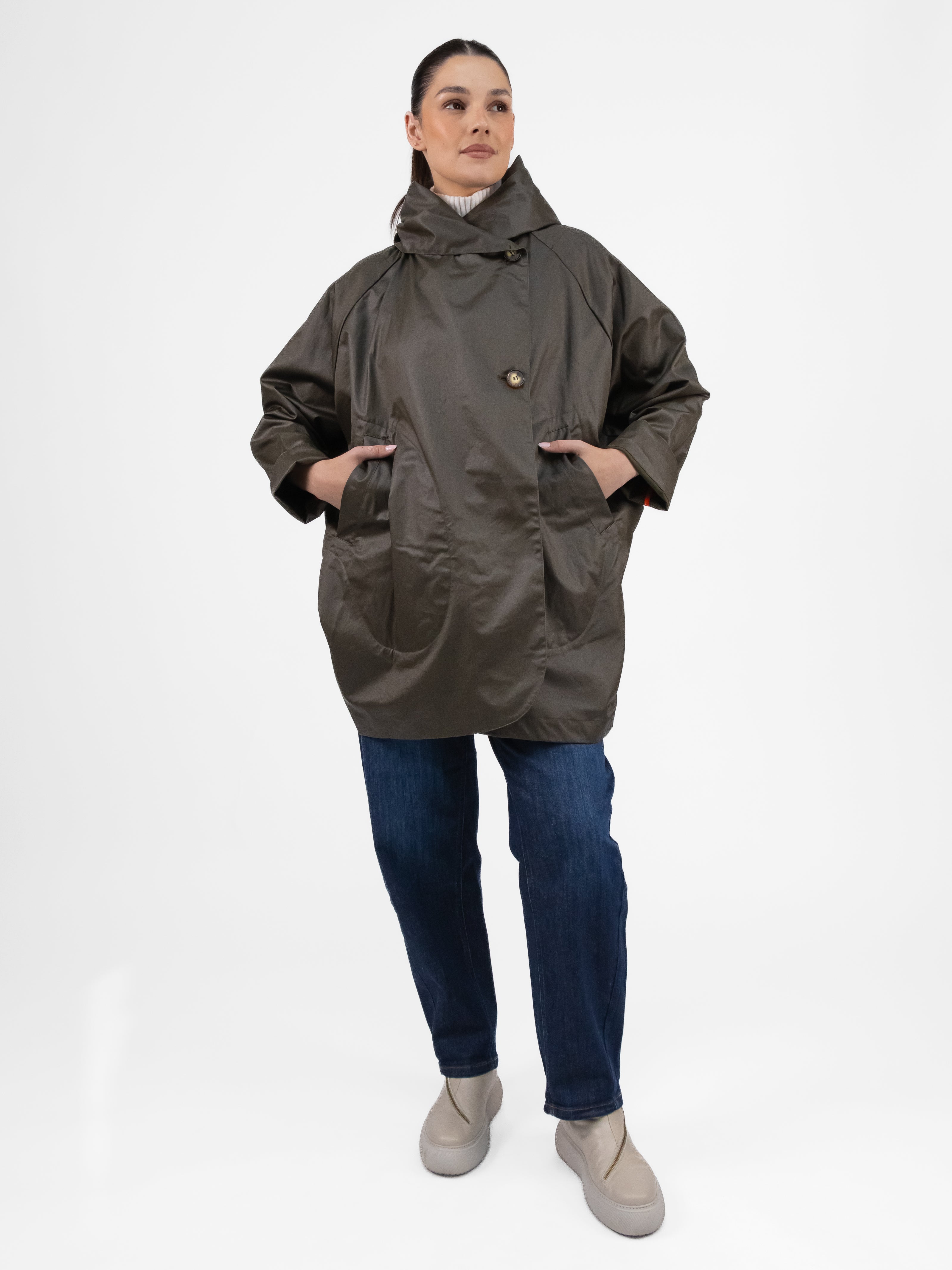 Prêt pour Partir Parkas Paola Cow Parka in Olive