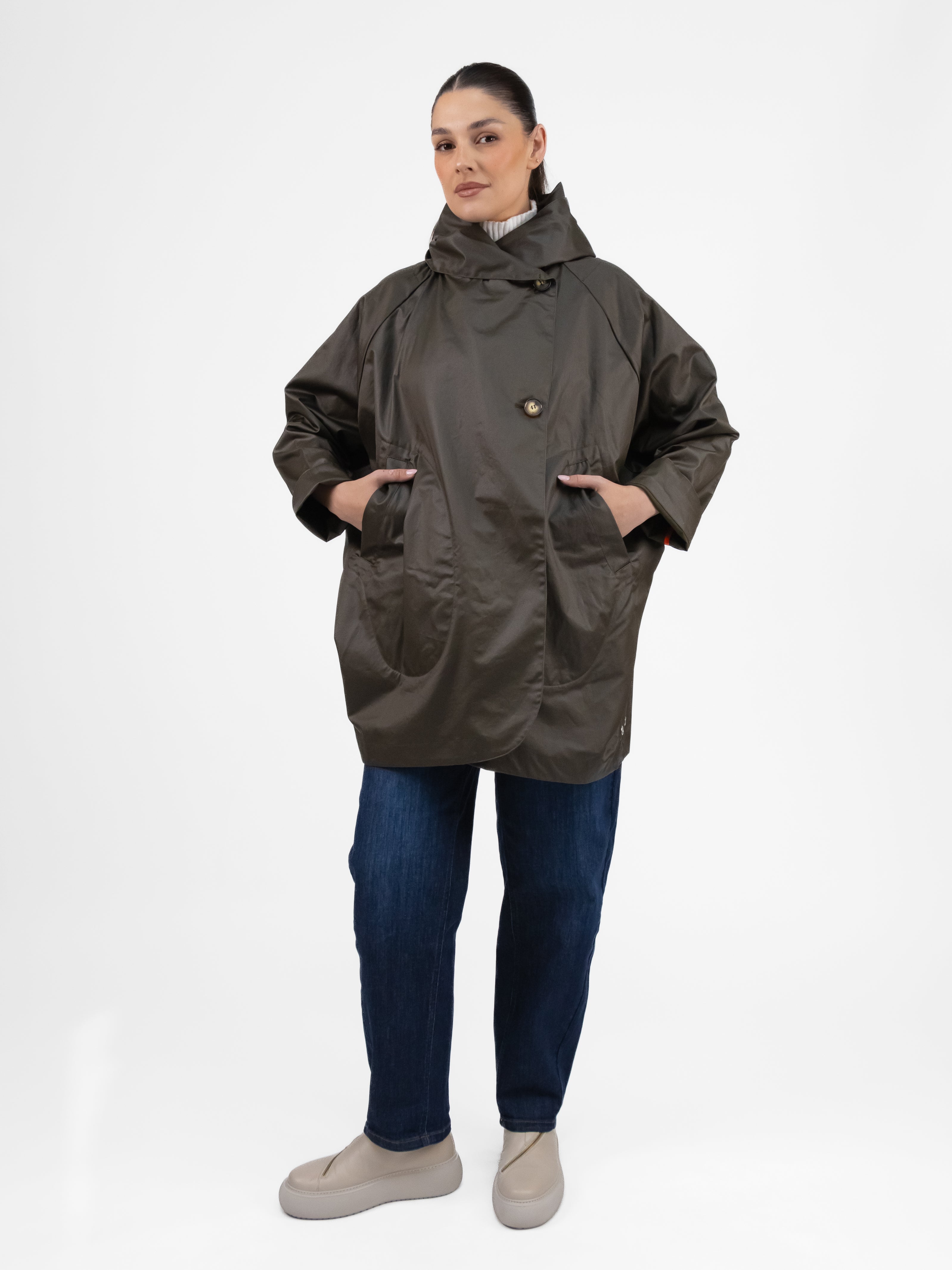 Prêt pour Partir Parkas Paola Cow Parka in Olive