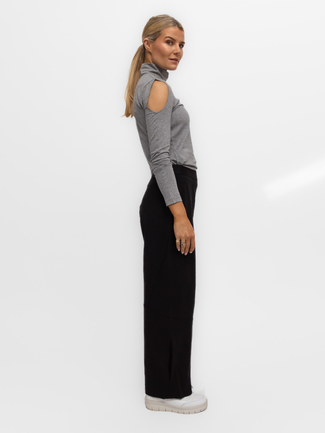 Raffaello Rossi Trousers Raffaello Rossi Hale Trousers In Black