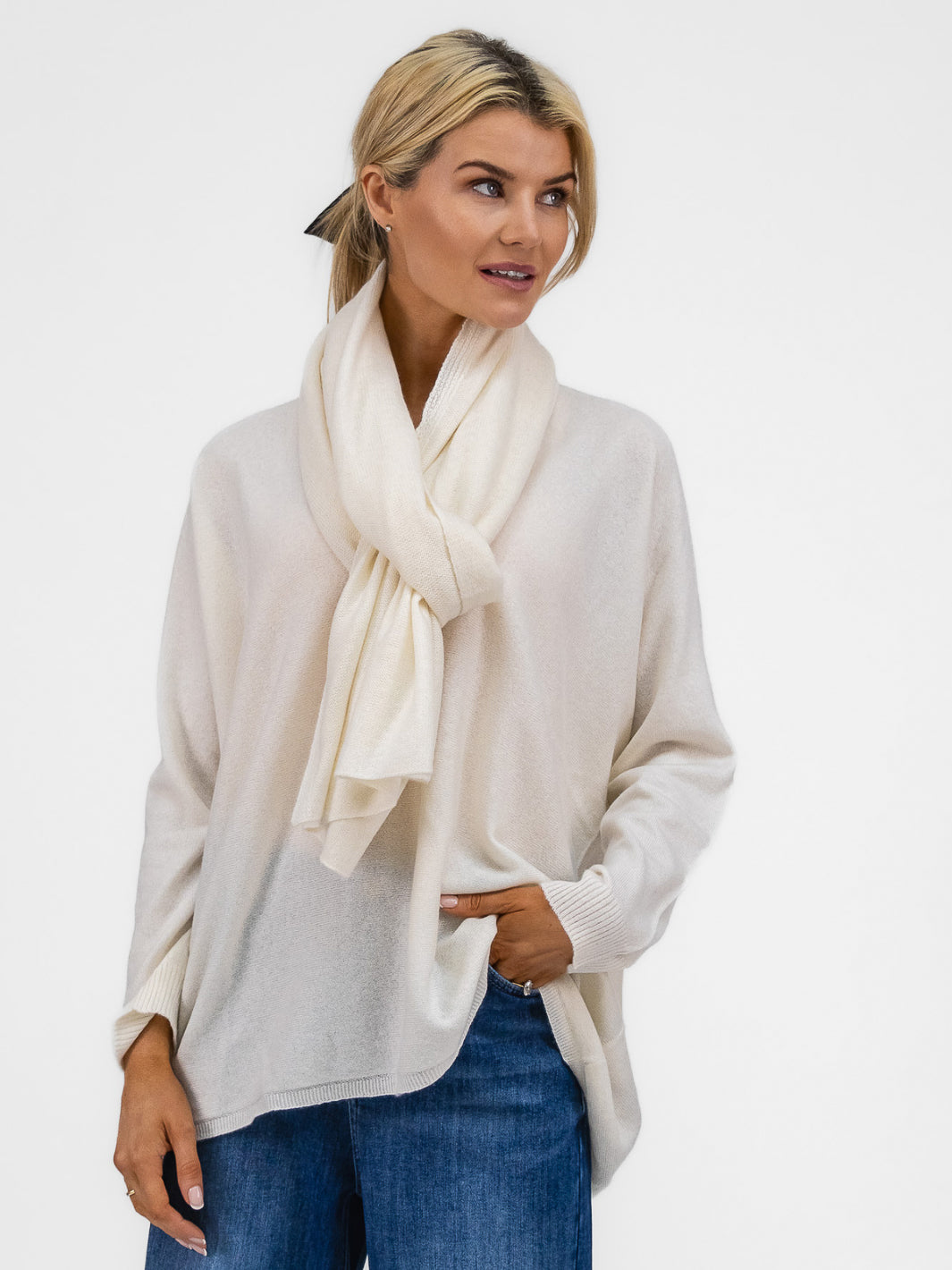 Cashmere By Kate Knitwear One Size Cashmere By Kate V Neck Oversize Sweater In Soft Cream