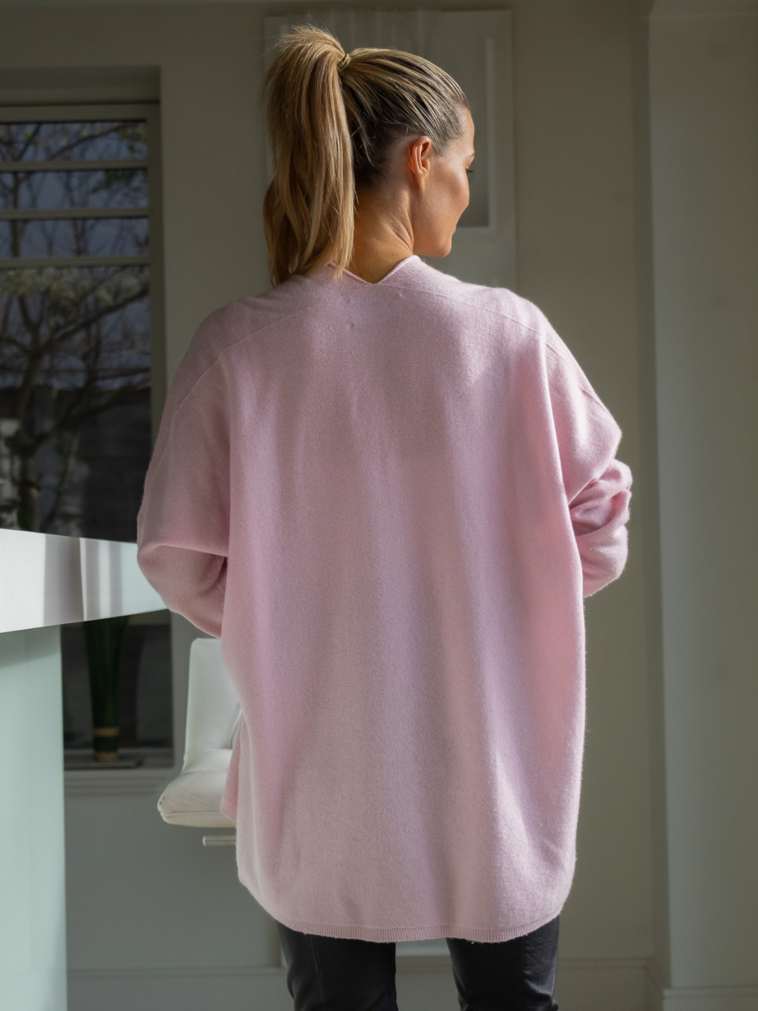 Cashmere By Kate Knitwear One Size Cashmere By Kate V Neck Oversize Sweater In Soft Pink