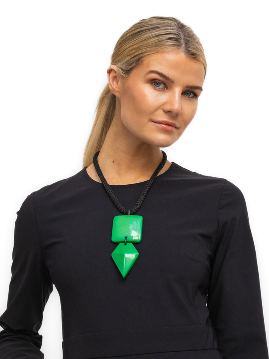 Diffusion by Kate Jewellery One Size Short Length Emerald Green Shape Necklace