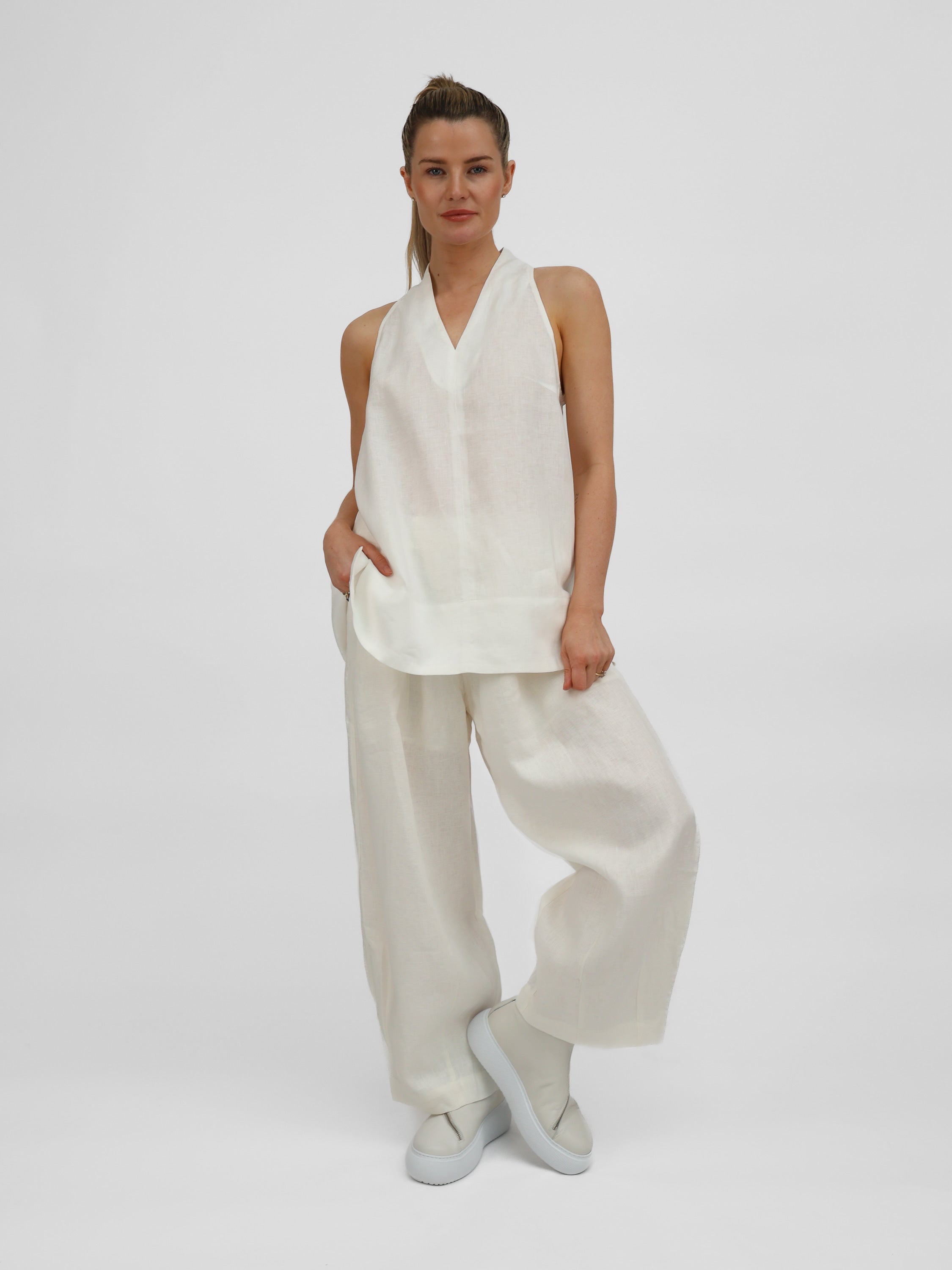 Diffusion by Kate Top One Size Lauren Racer Back Linen Top in Ecru