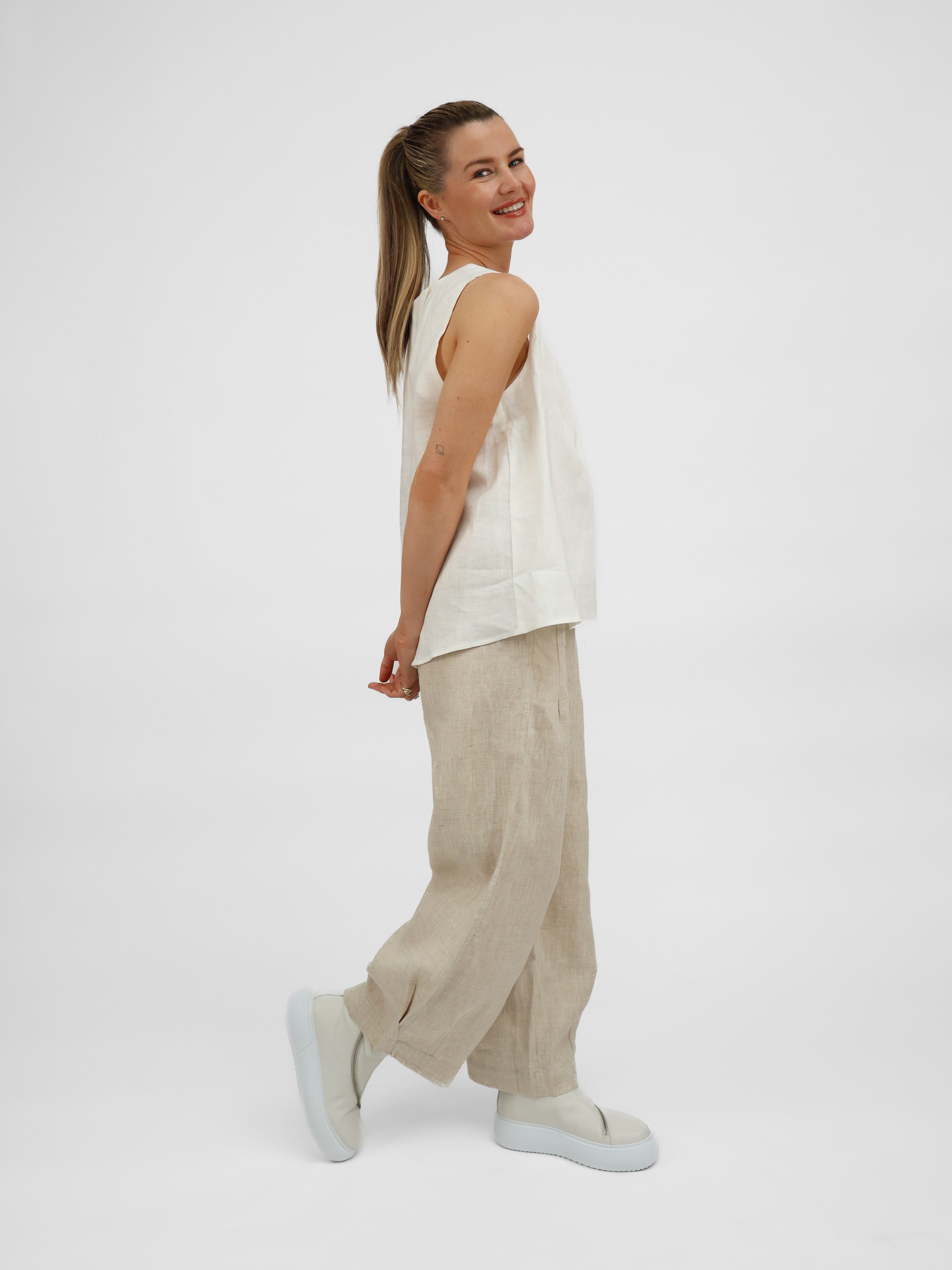 Diffusion by Kate Top One Size Ruth Pure Linen Pleat Back Top in Ecru