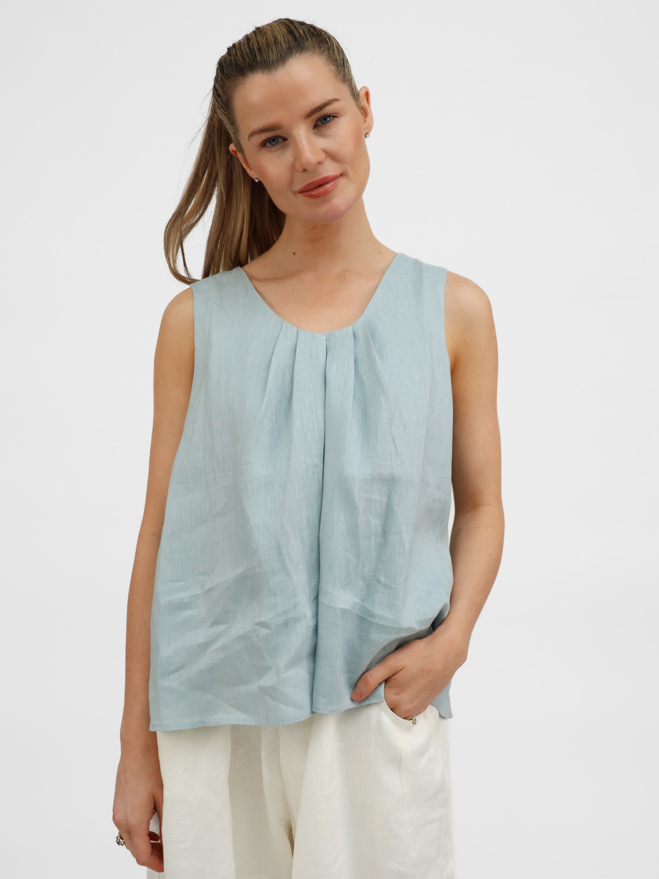 Diffusion by Kate Top One Size Ruth Pure Linen Pleat Back Top in Mint