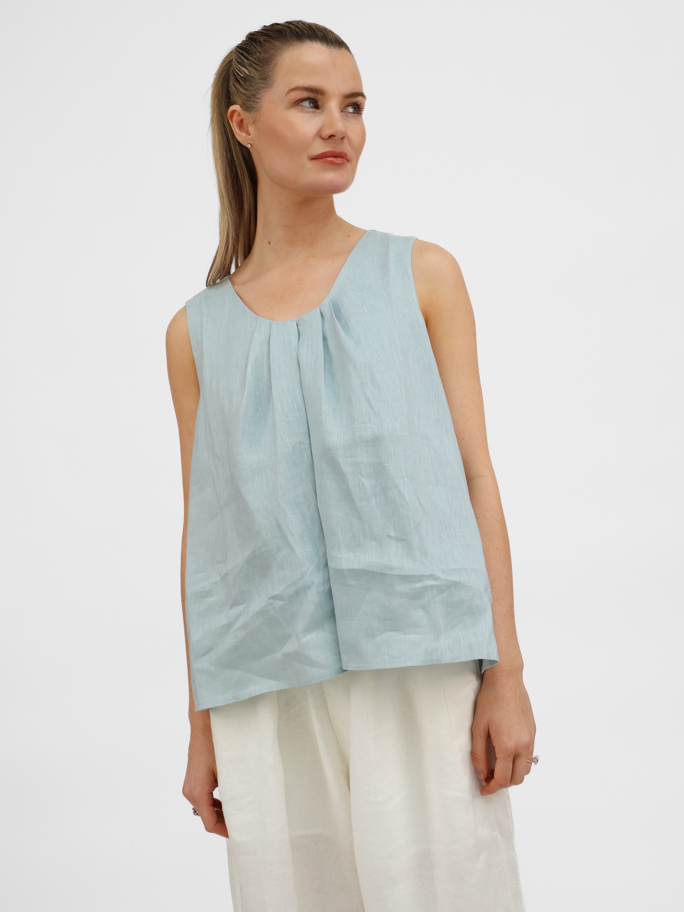 Diffusion by Kate Top One Size Ruth Pure Linen Pleat Back Top in Mint
