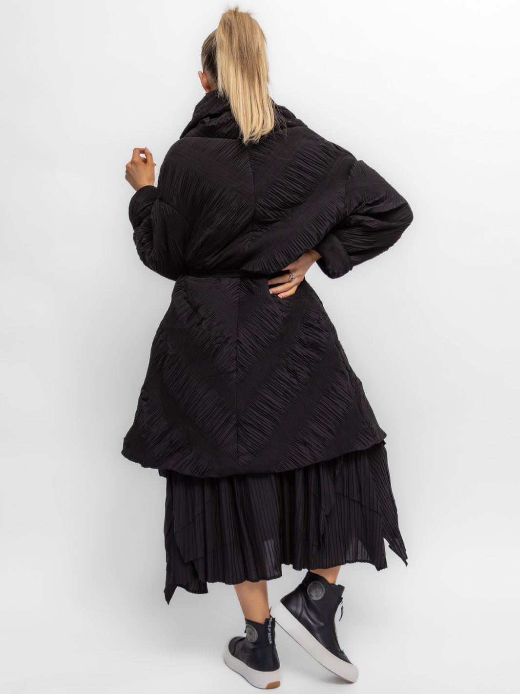 DIFFUSION.ie Coat One Size Izzy Theatre Coat in Black