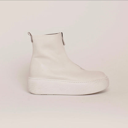 DIFFUSION.ie Lofina chunky leather Boot in Bianco