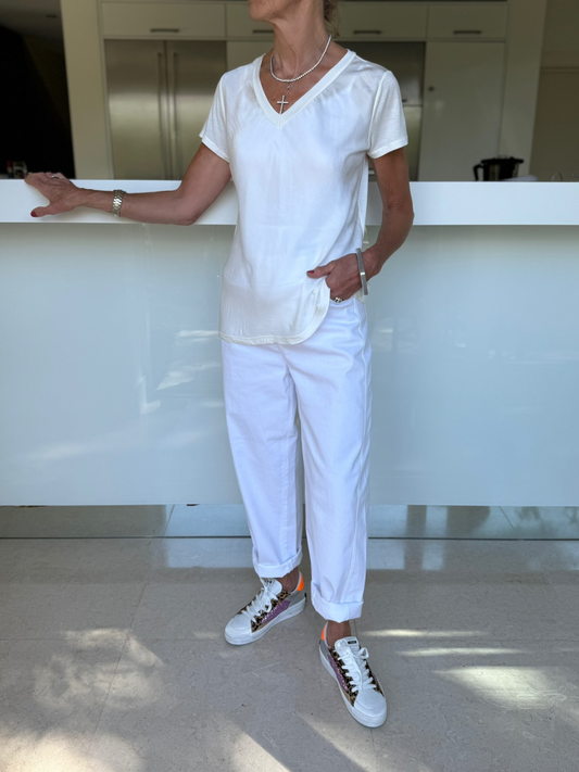 Diffusion.ie Tops One Size Bias Cut Silky V Neck Tee In Soft White