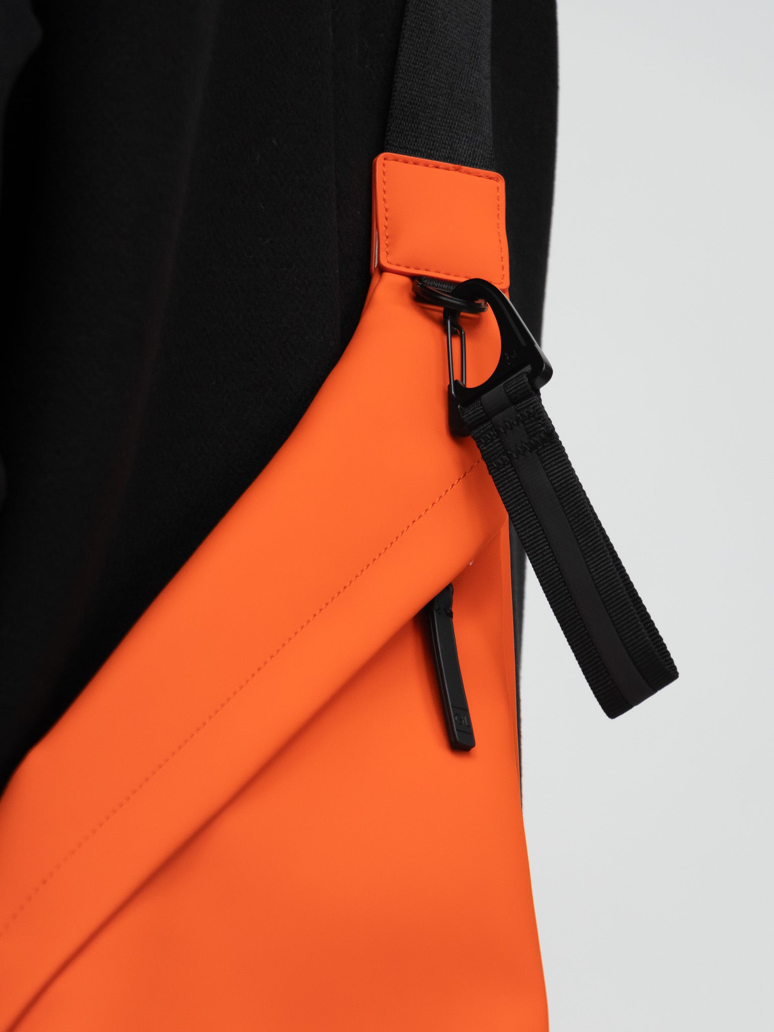 Gaston Luga Bag One Size Spläsh Sling Bag in Orange Flame