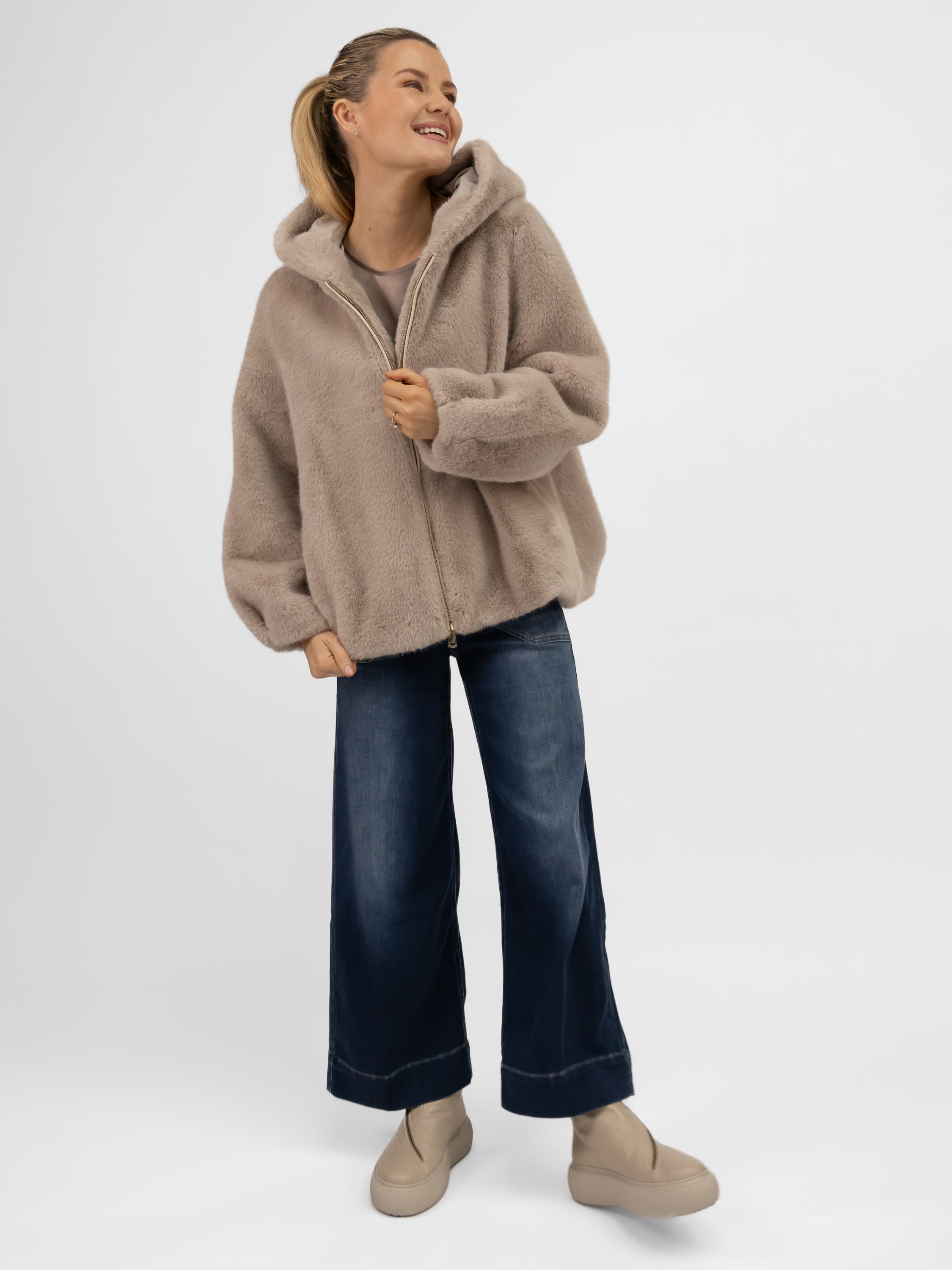 Italian Collection Jacket Faux Fur Hoodie in Champagne