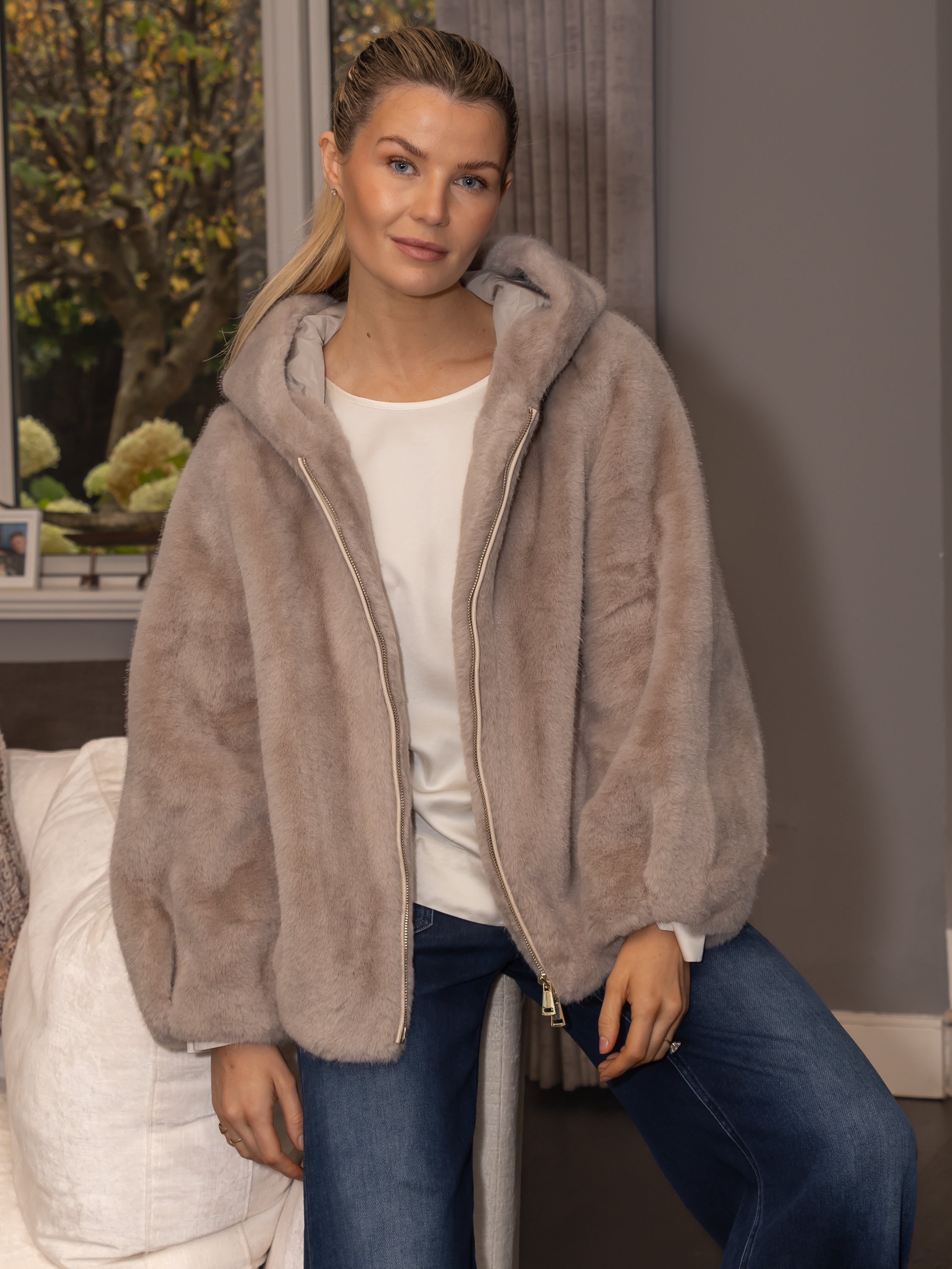 Italian Collection Jacket Faux Fur Hoodie in Champagne