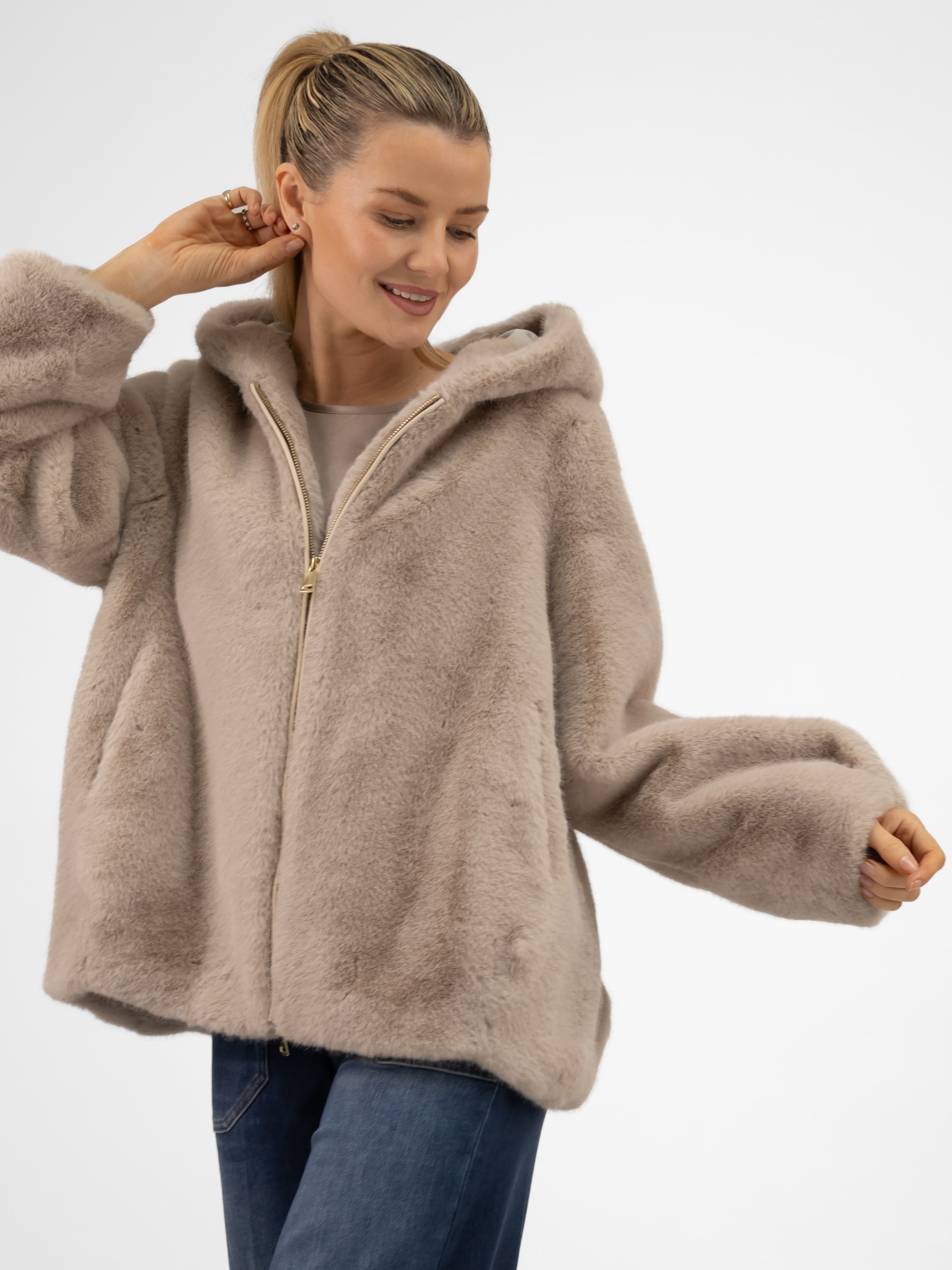 Italian Collection Jacket Faux Fur Hoodie in Champagne