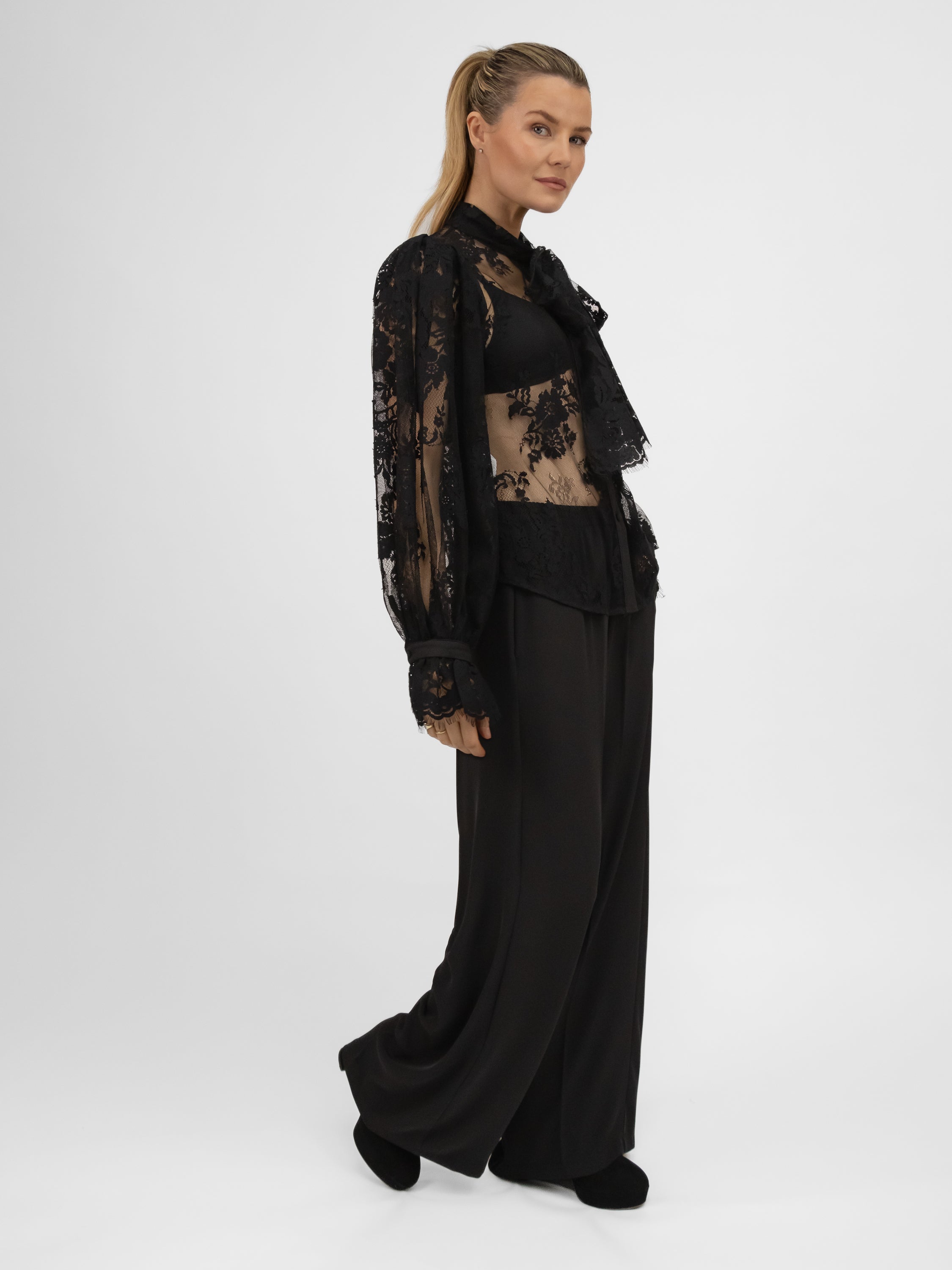 Italian Collection Shirt Lace Shirt with Long Sleeves in Black
