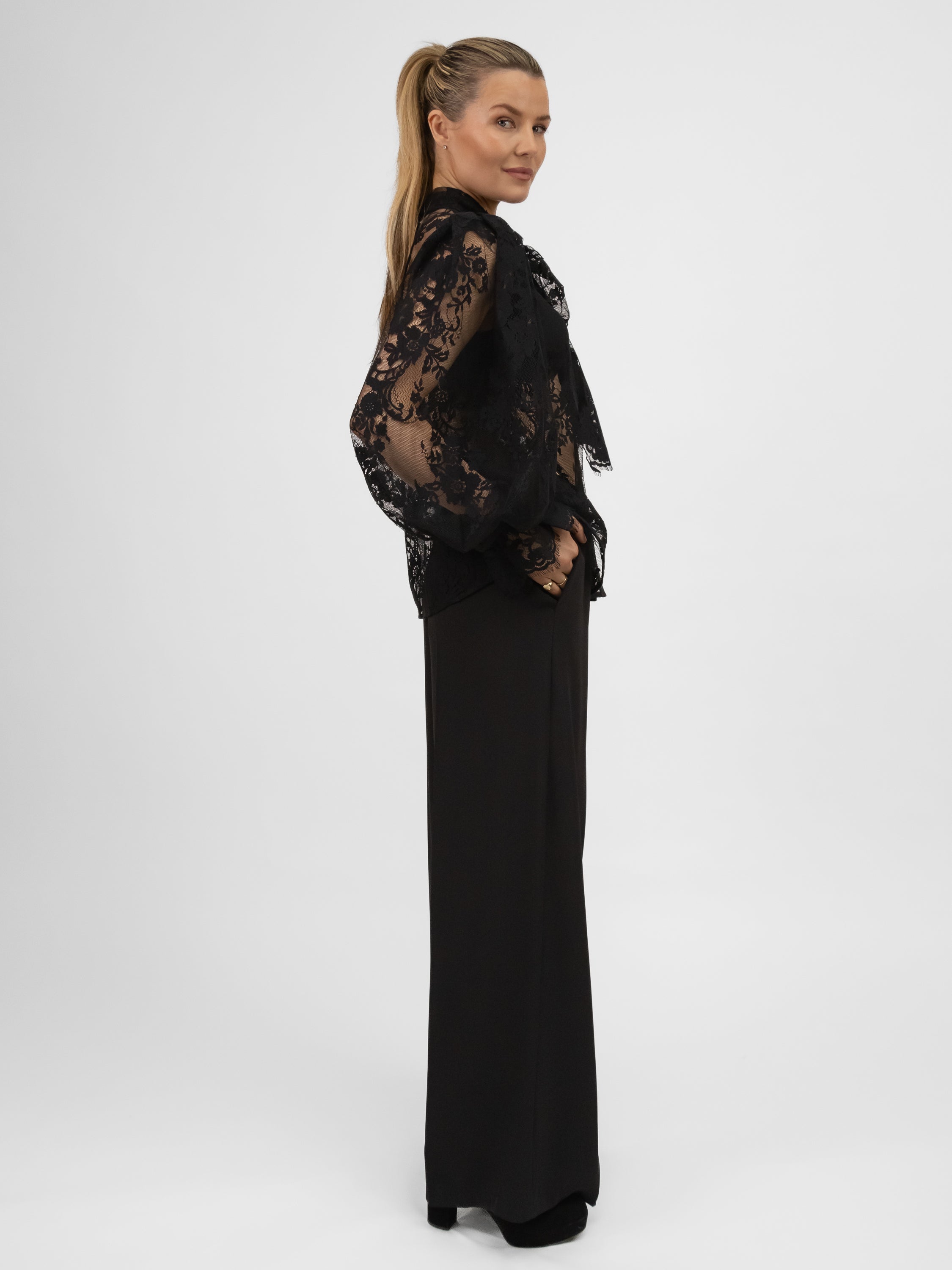 Italian Collection Shirt Lace Shirt with Long Sleeves in Black
