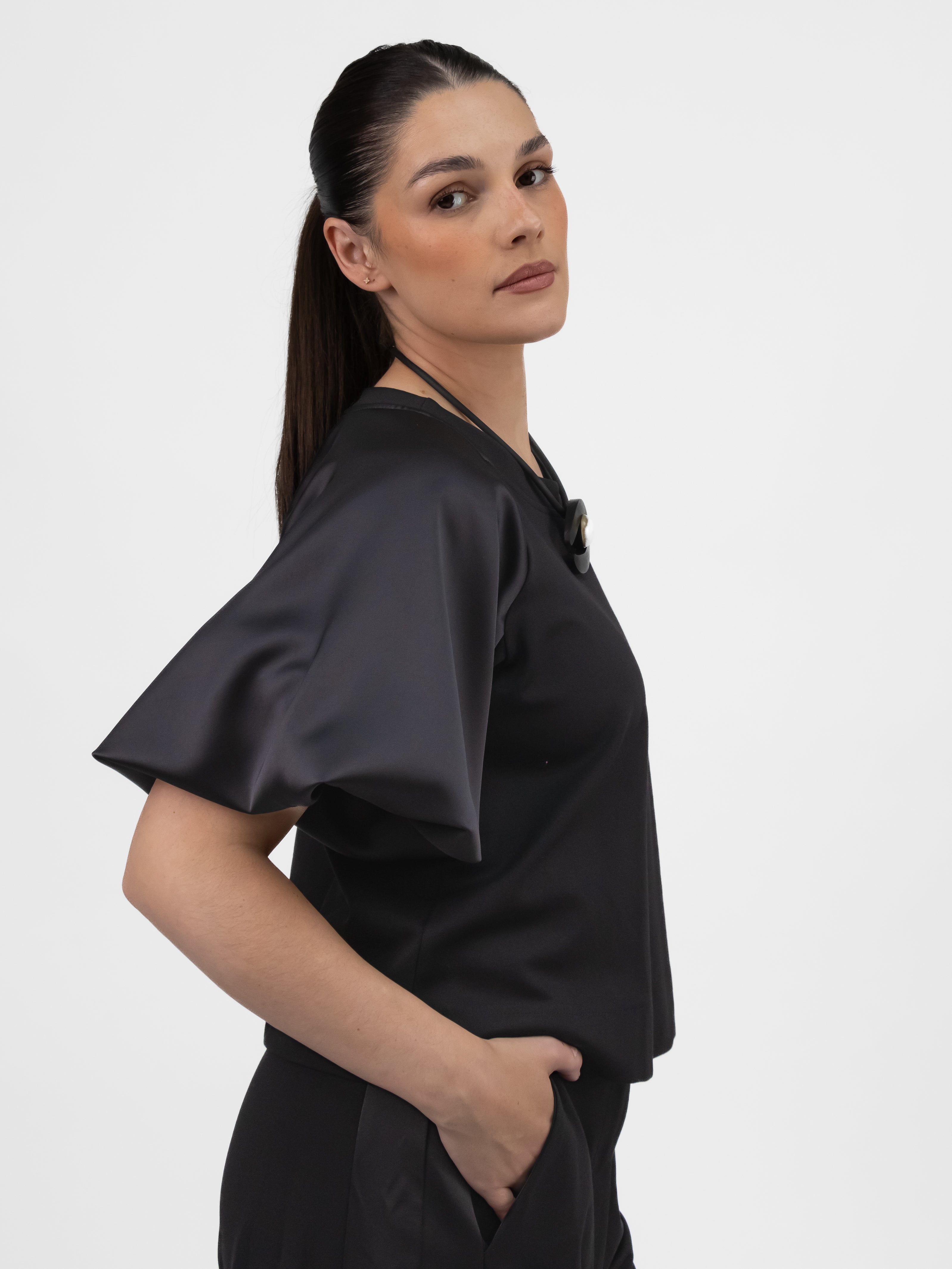 Italian Collection Sweatshirt Short Sleeve Round Neck Top in Black